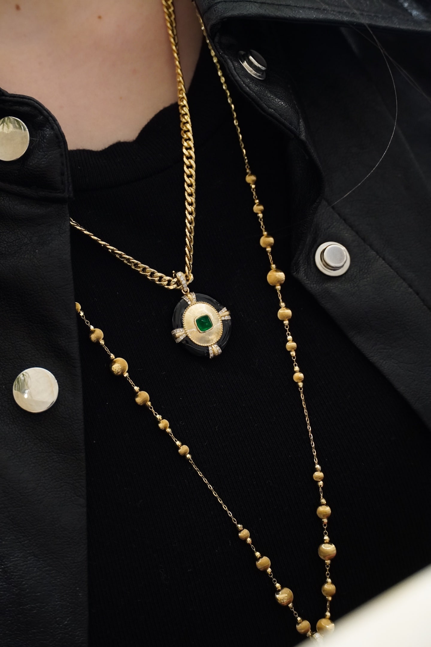 18K gold pendant set with diamonds and emeralds - 2