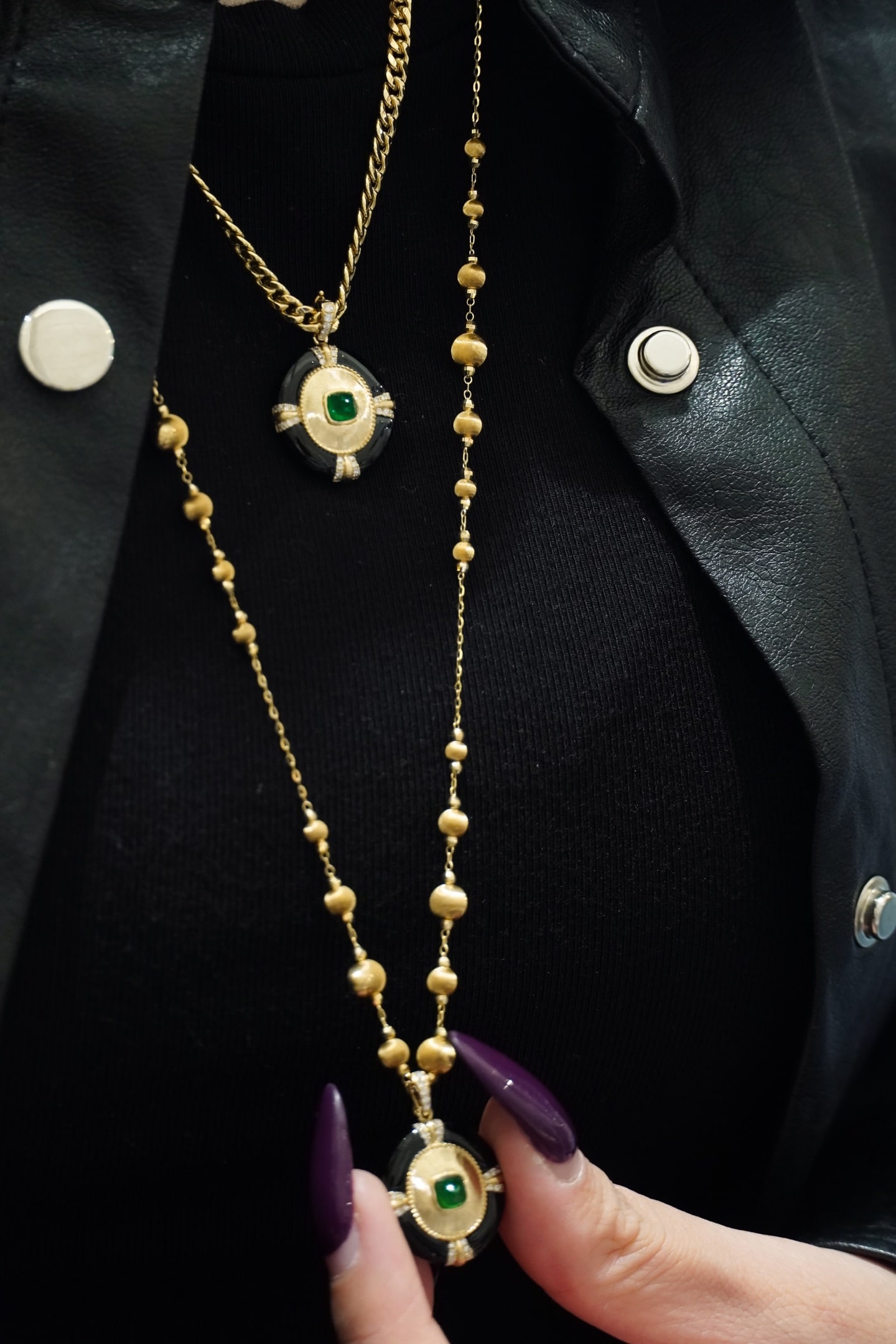 18K gold pendant set with diamonds and emeralds - 4