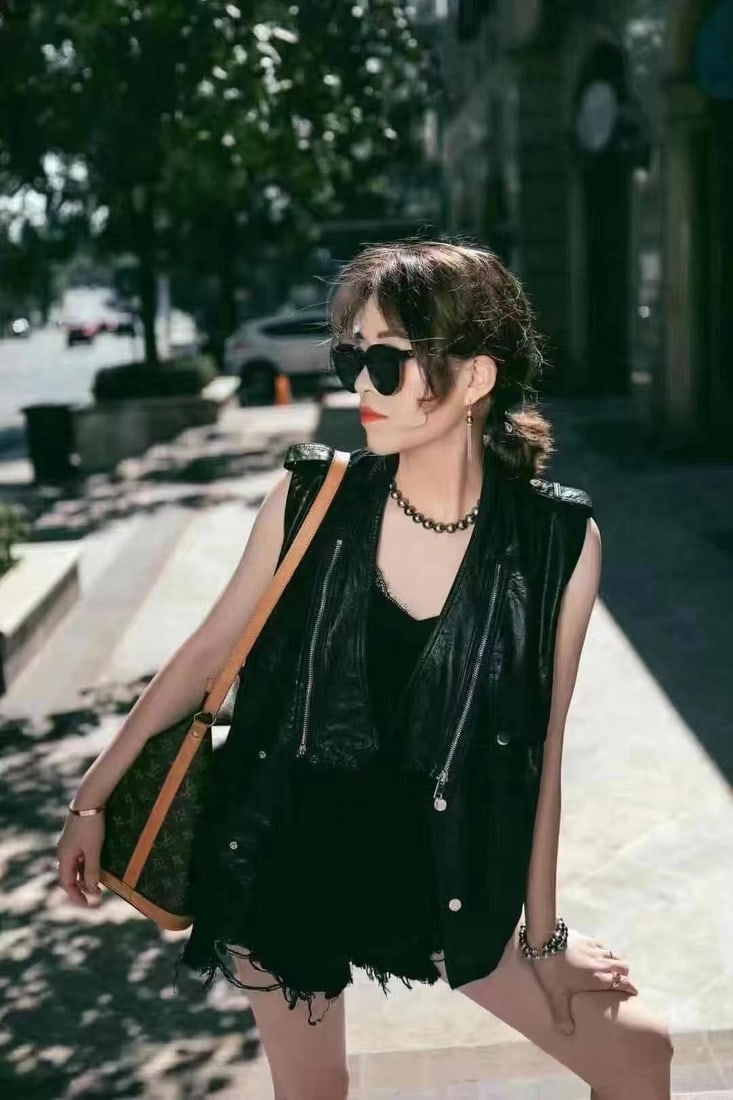 18k Gold Black Pearl Tassel Earrings - 3