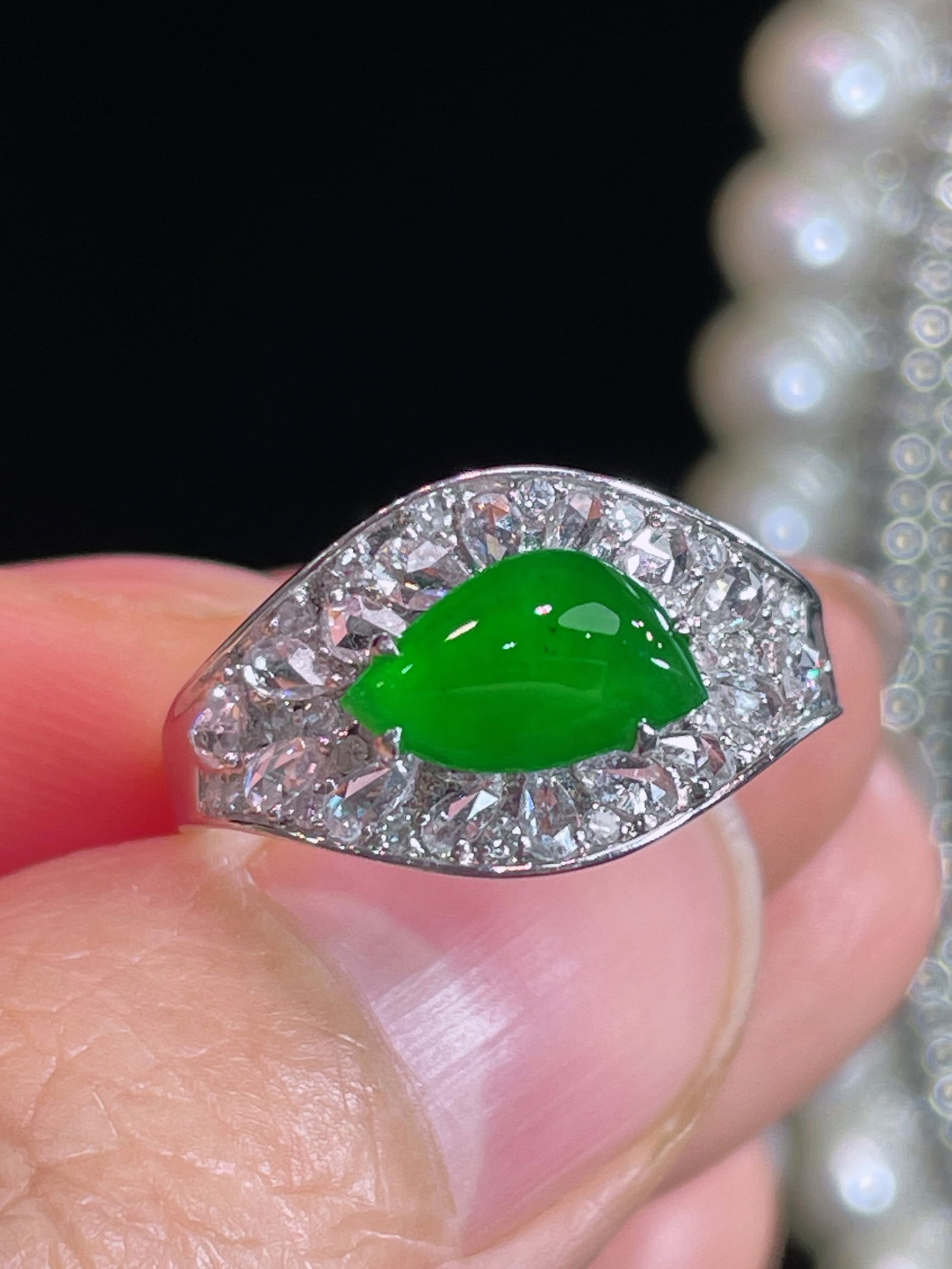 18k full green jadeite freeform ring - 2