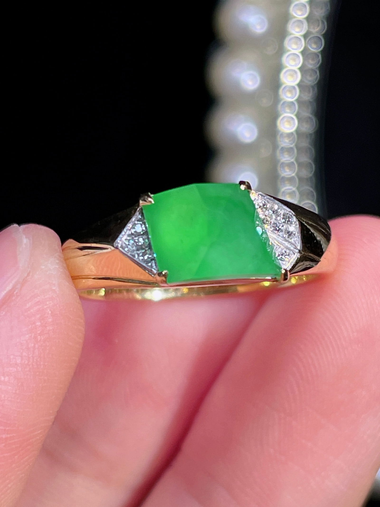 18k gold full green jadeite ring (1 of 5)