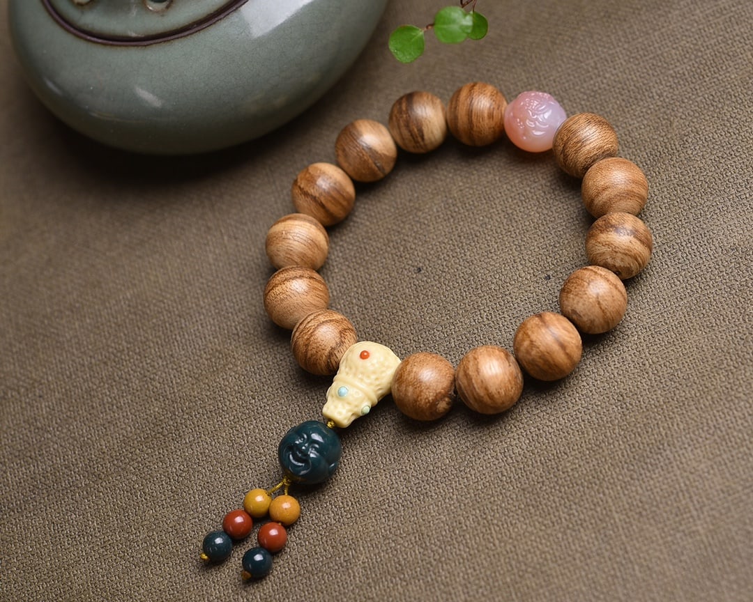 Agarwood bracelet - 4