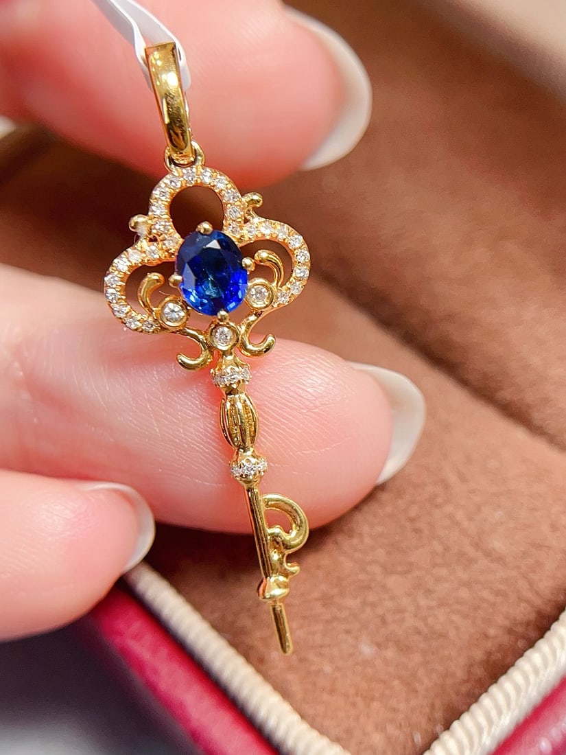 18k Gold Sapphire Pendant - 3