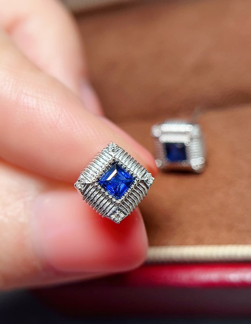 18k Gold Sapphire Earrings - 3