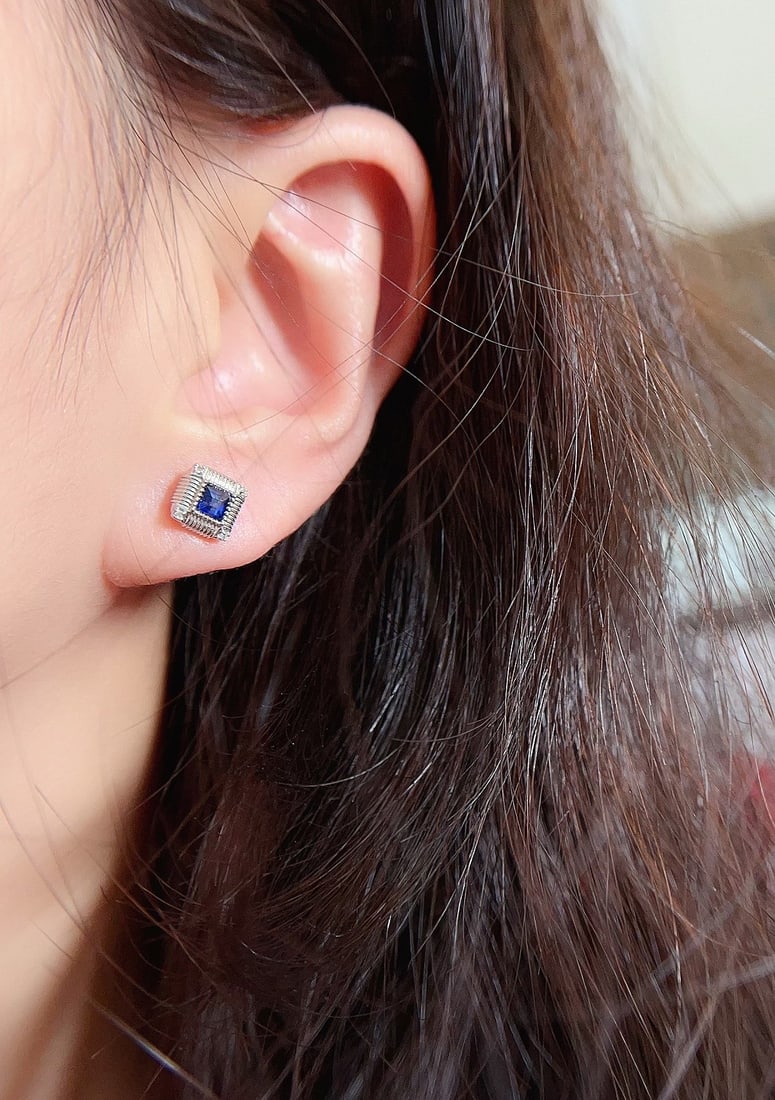 18k Gold Sapphire Earrings - 5