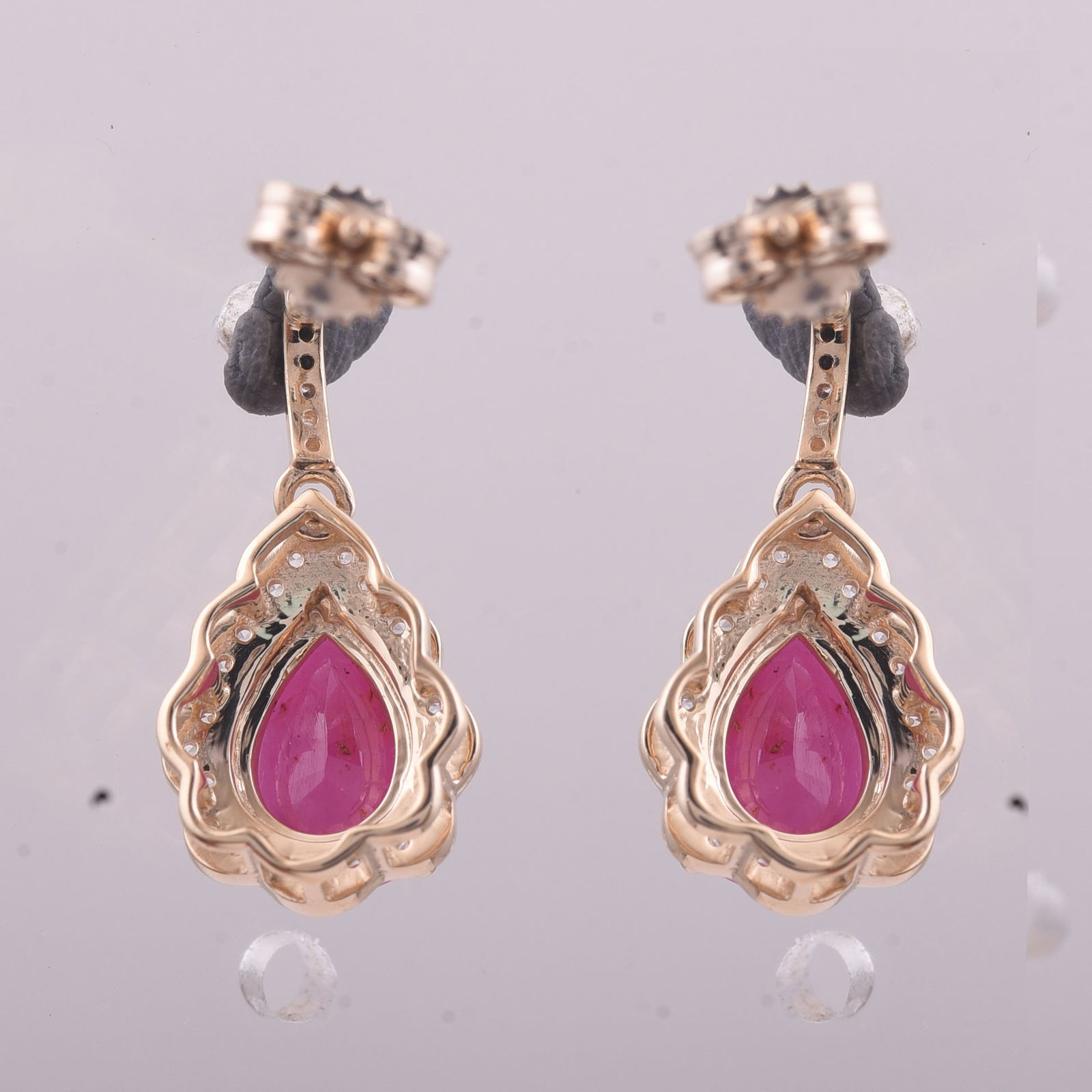 2.64 Ct Pear Ruby 9K Gold Earrings - 4