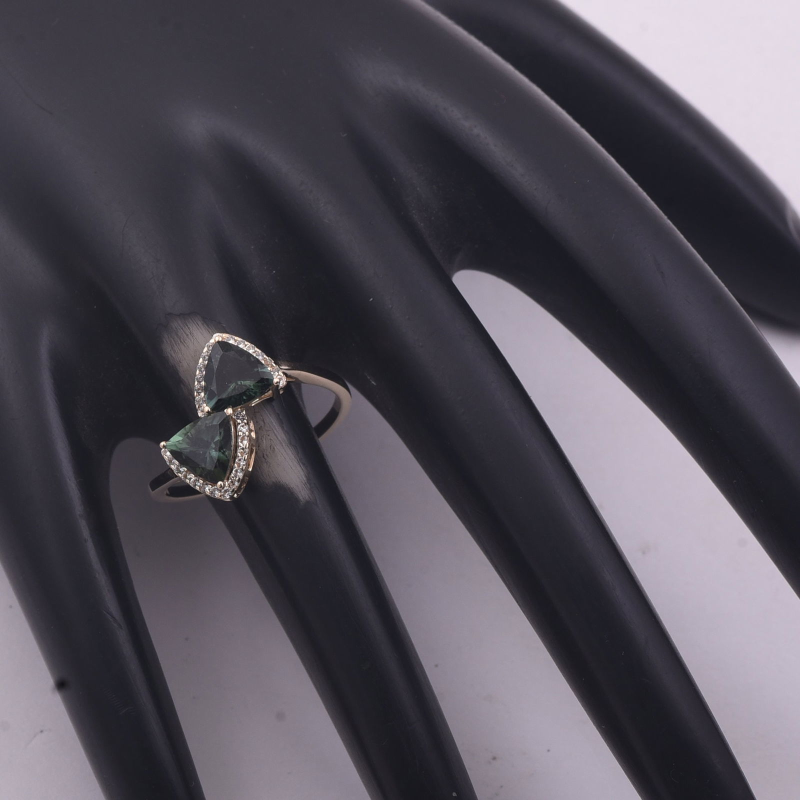 1.55 Ct Trillion Tourmaline 9K Gold Ring - 2