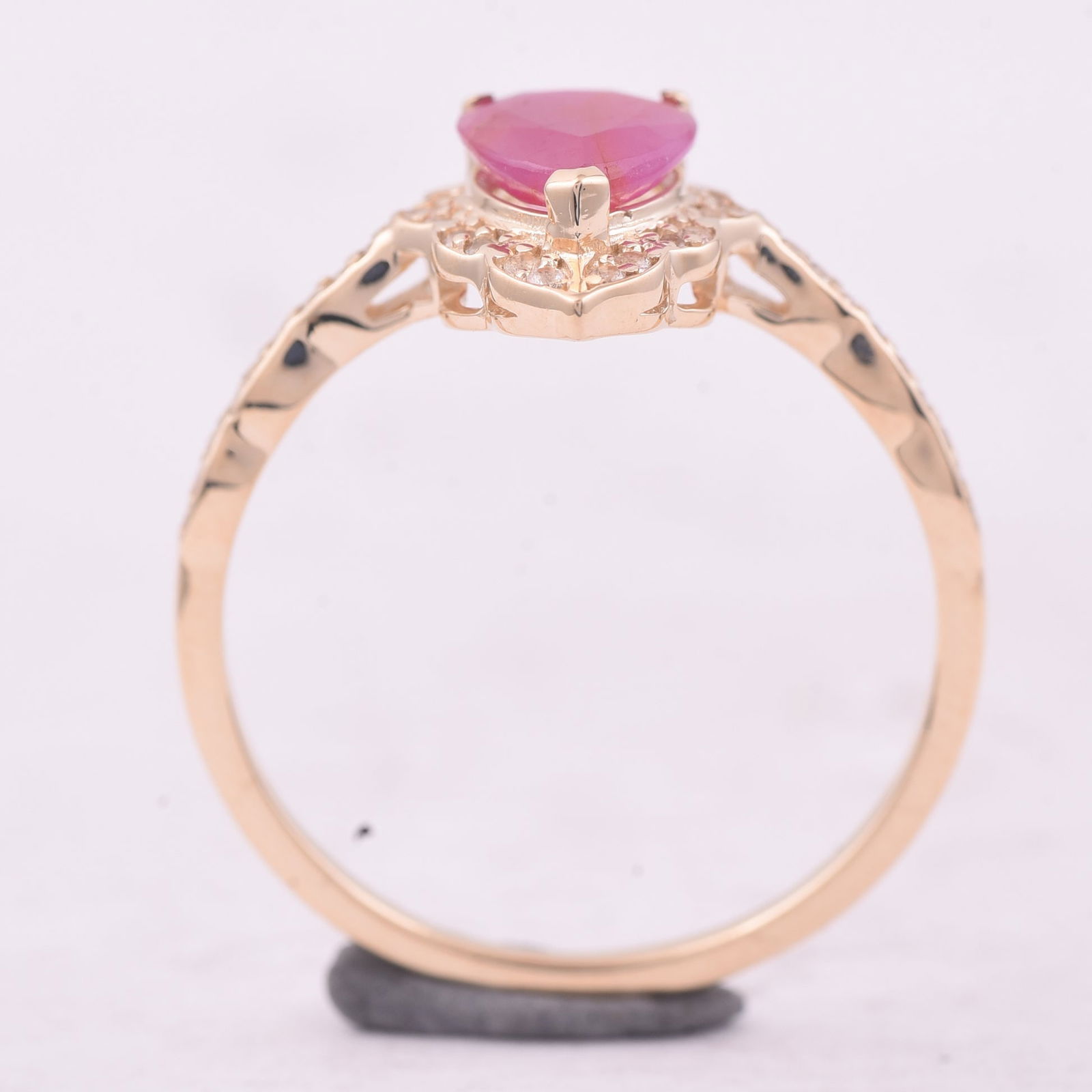 1.25 Ct Pear Ruby 9K Gold Ring - 4