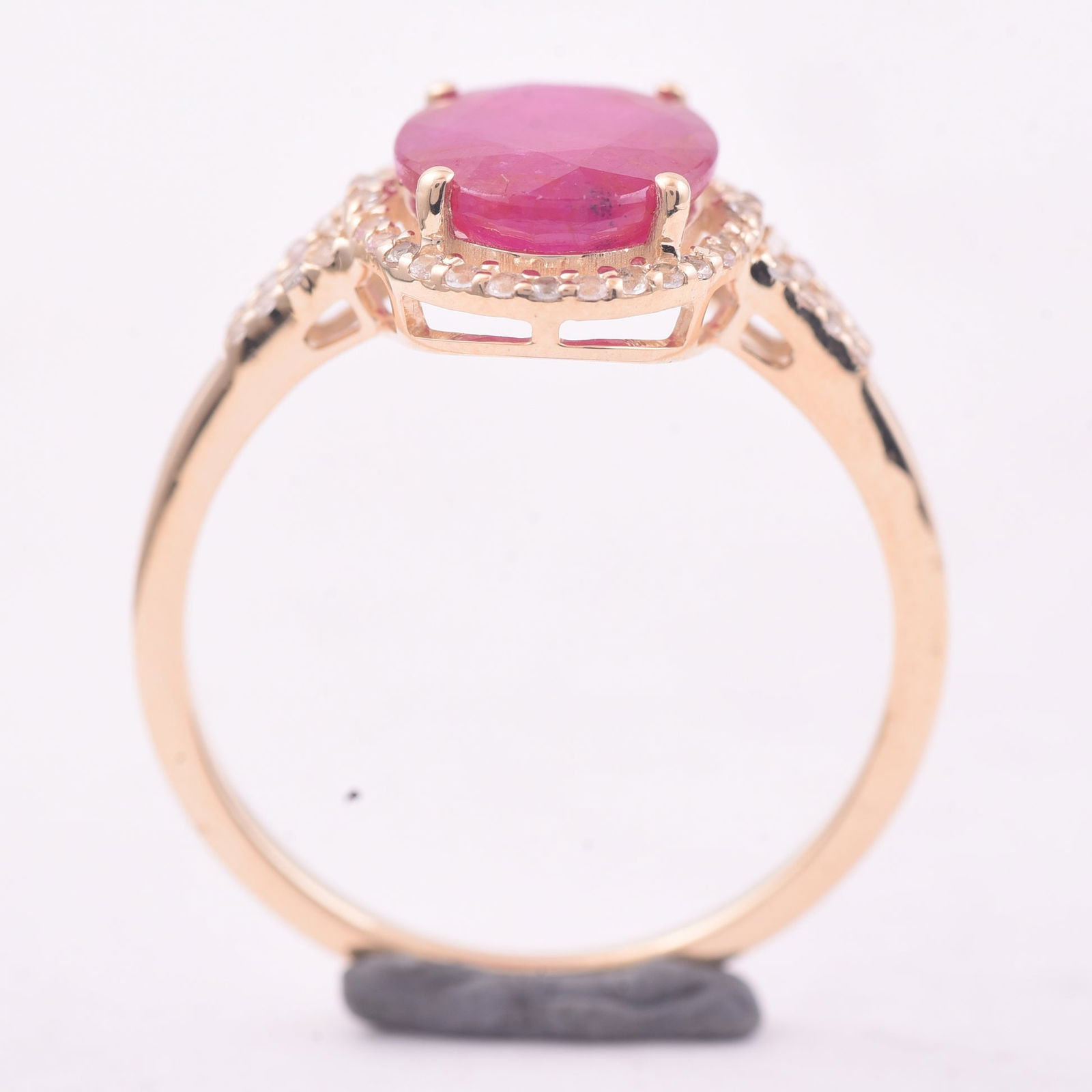 2.91 Ct Oval Ruby 9K Gold Ring - 4
