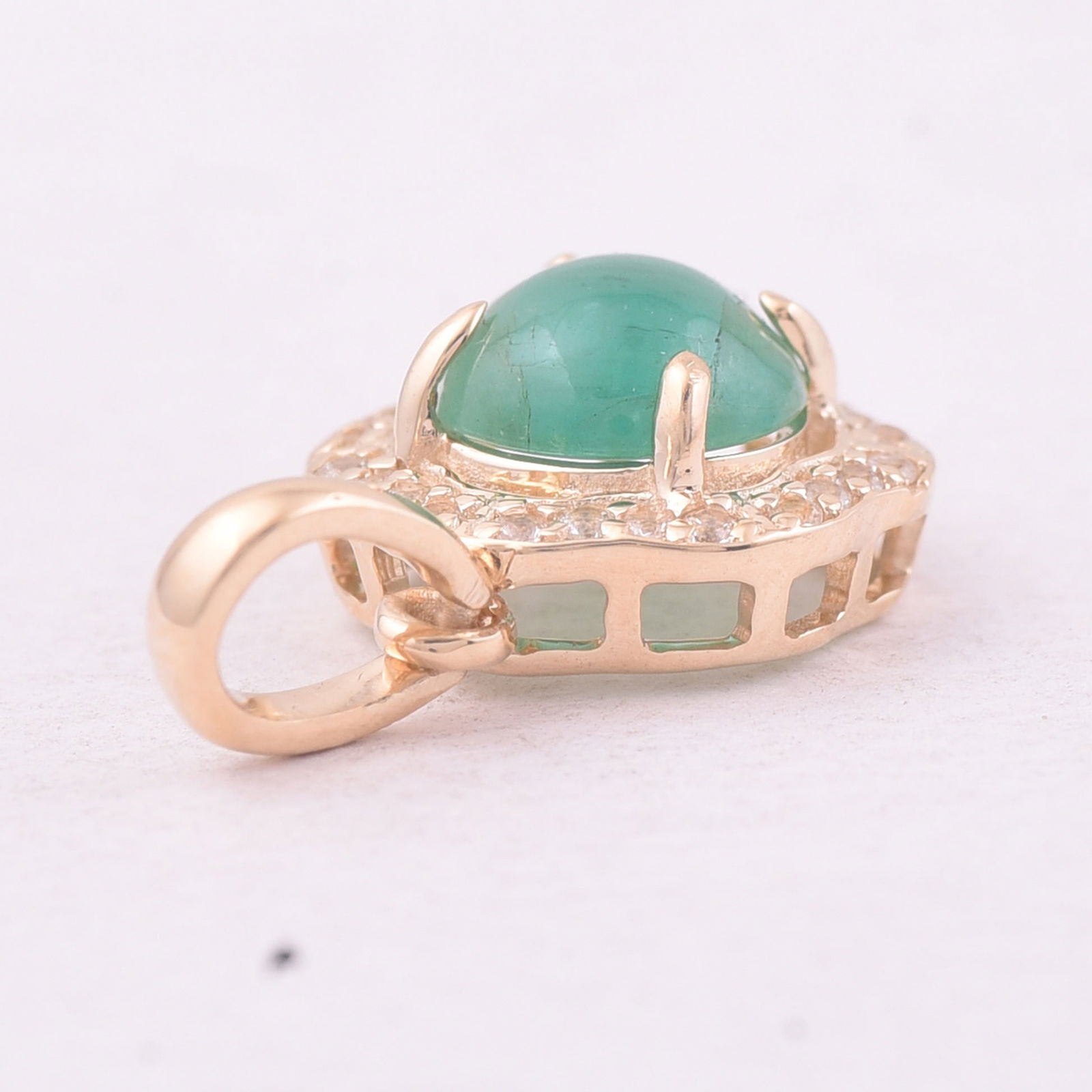 0.79 Ct Round Emerald 9K Gold Pendant - 4