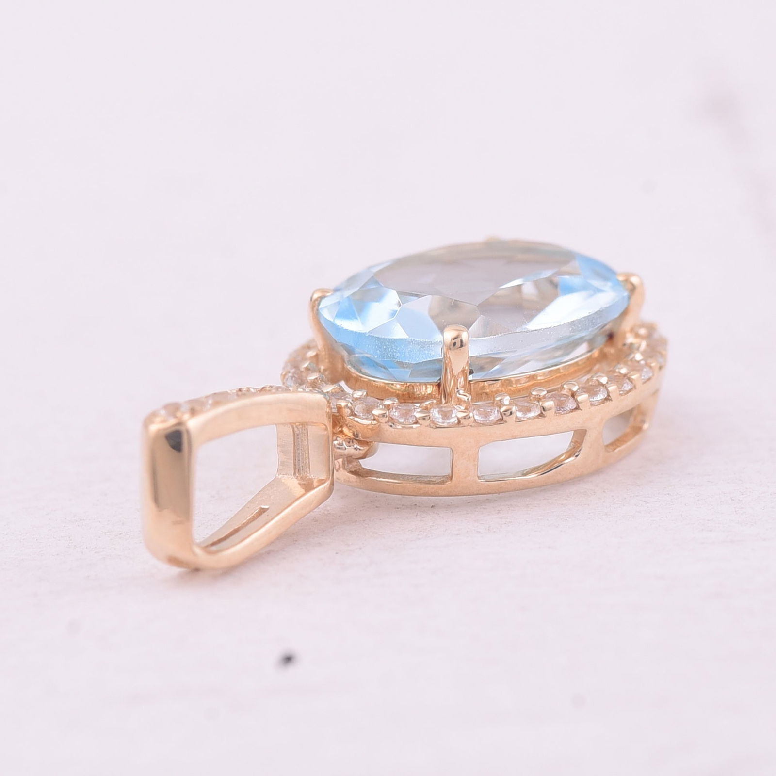 2.26 Ct Oval Blue Topaz 9K Gold Pendant - 4