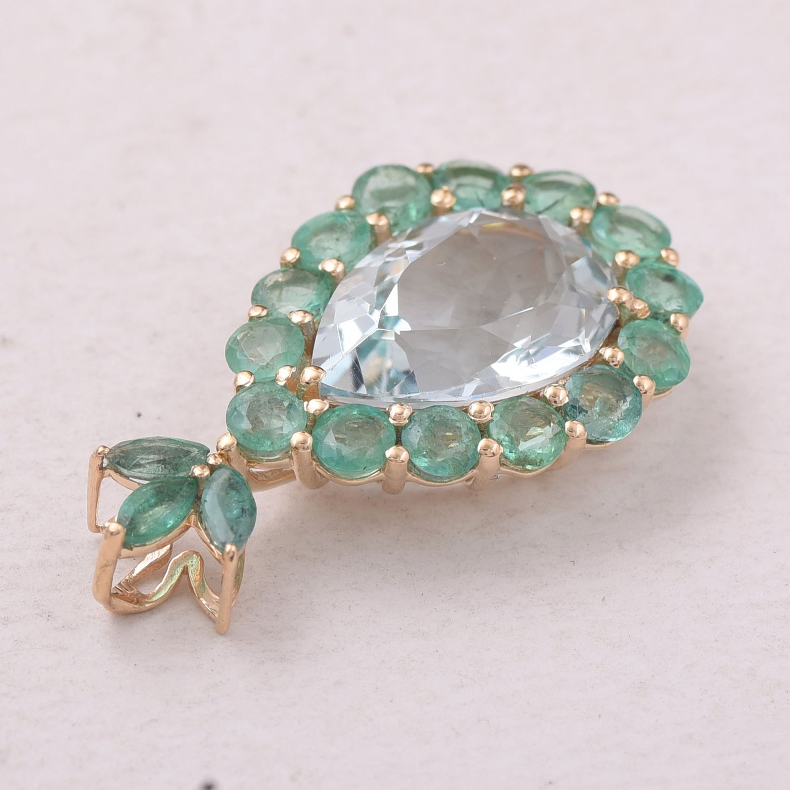 5.10 Ct Pear Aquamarine 9K Gold Pendant - 4