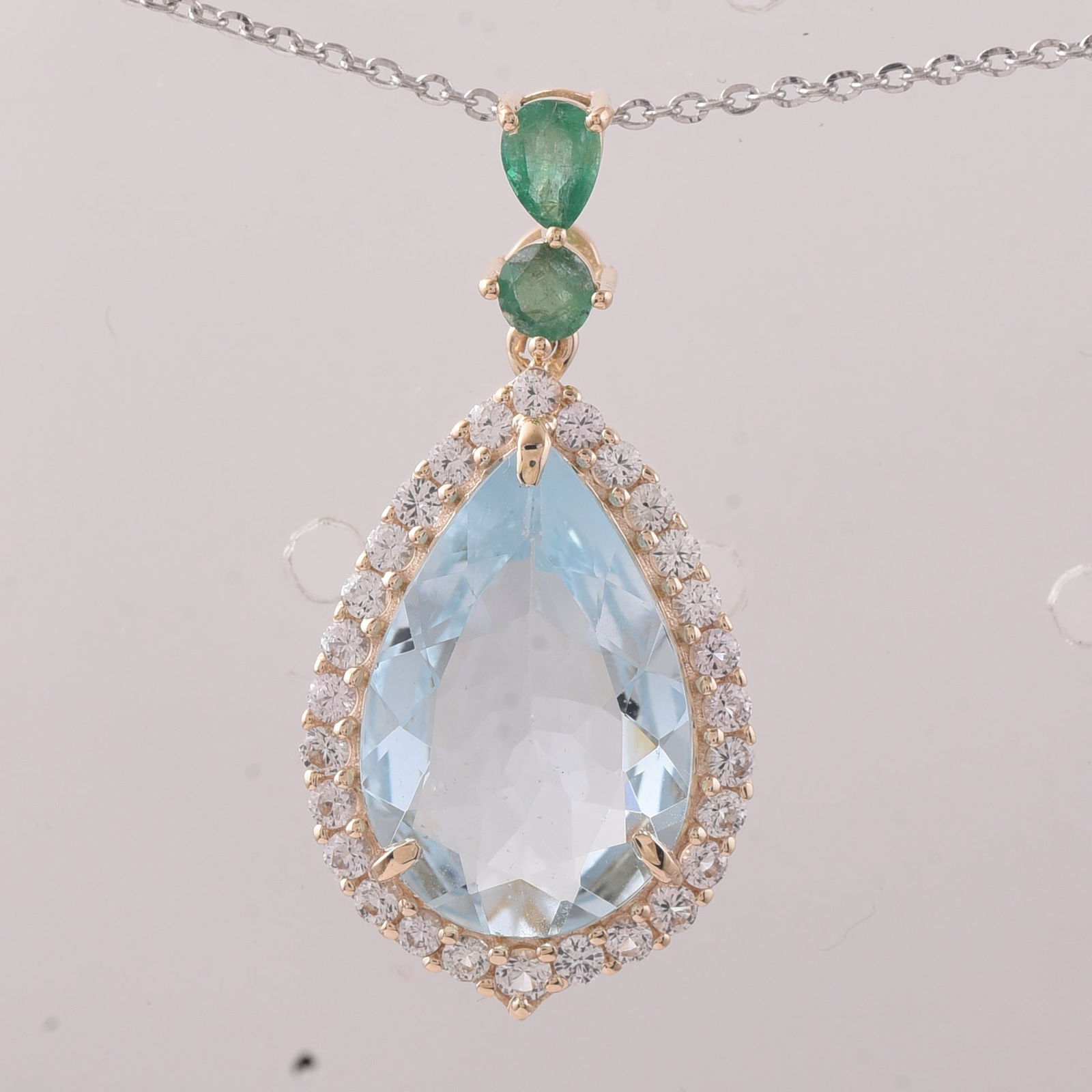 4.59 Ct Pear Aquamarine 9K Gold Pendant (1 of 5)