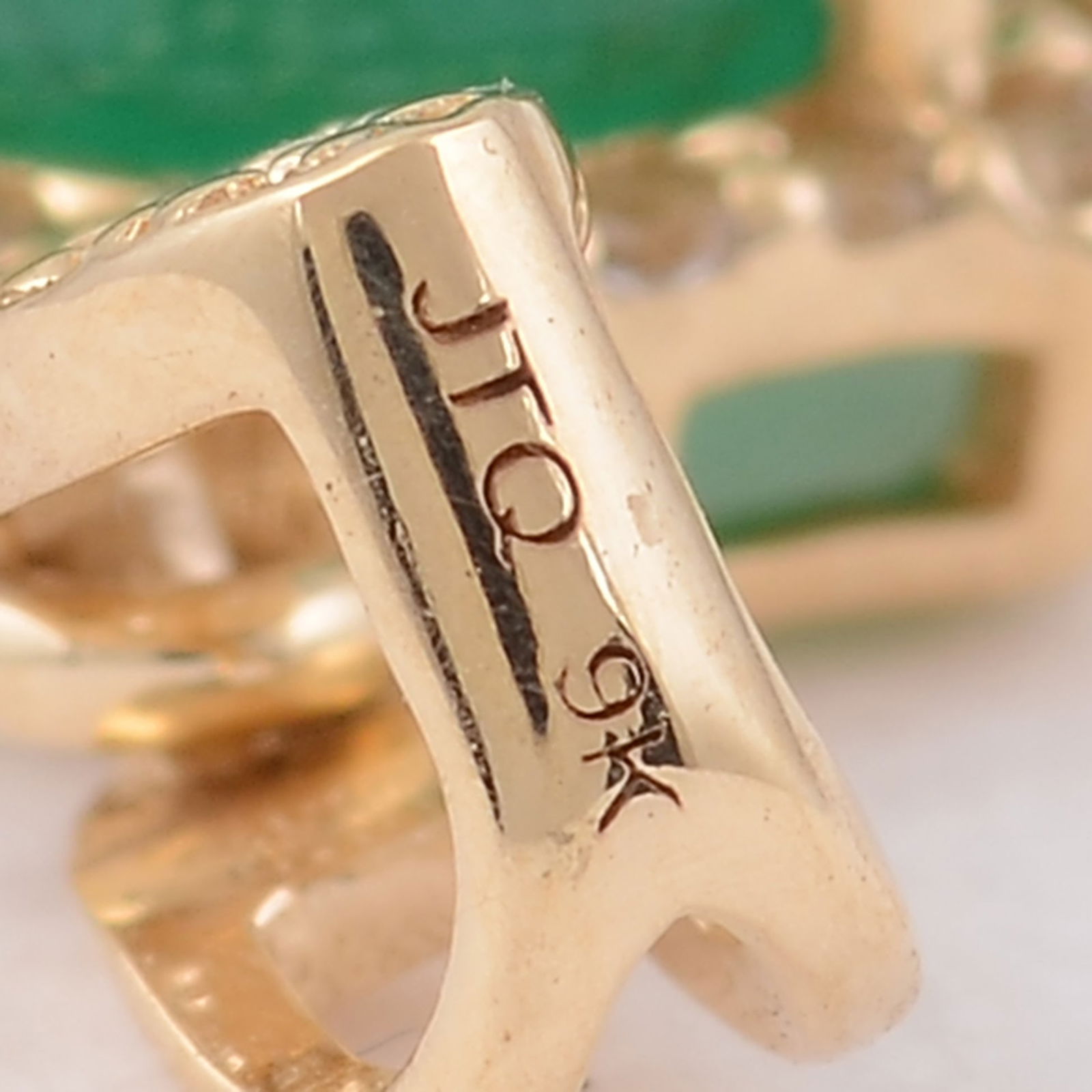 3.32 Ct Oval Emerald 9K Gold Pendant - 5