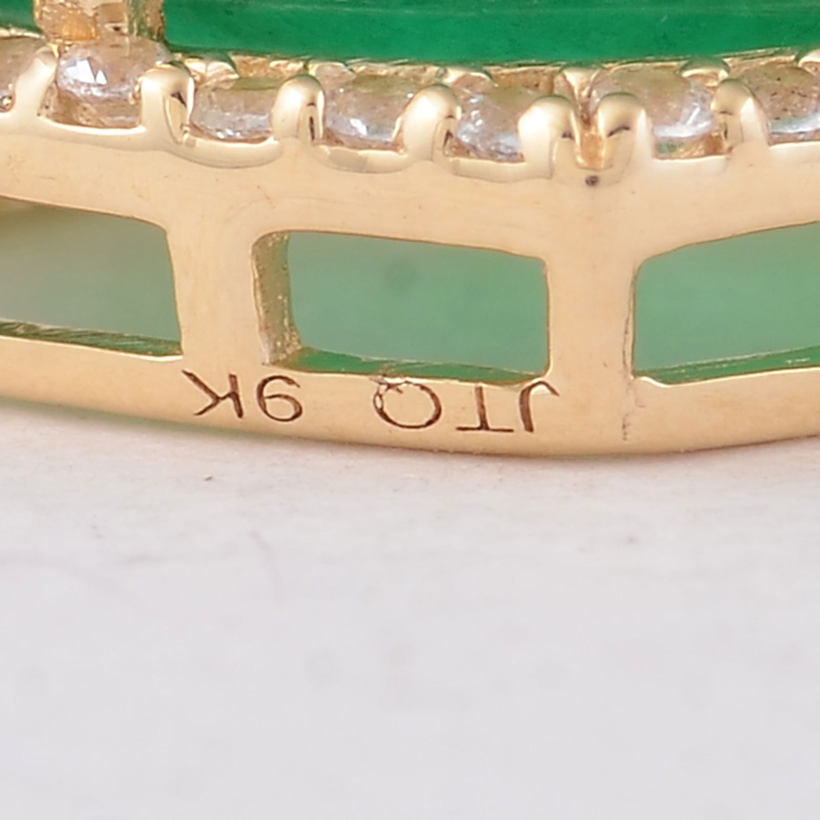 3.31 Ct Oval Emerald 9K Gold Pendant - 5