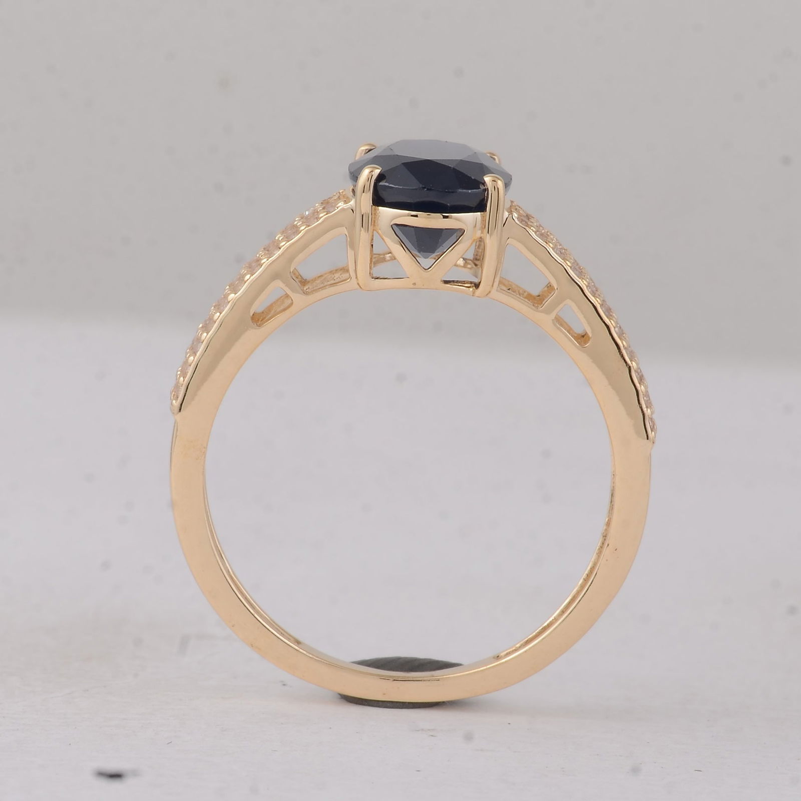 2.86 Ct Oval Sapphire 9K Gold Ring - 3
