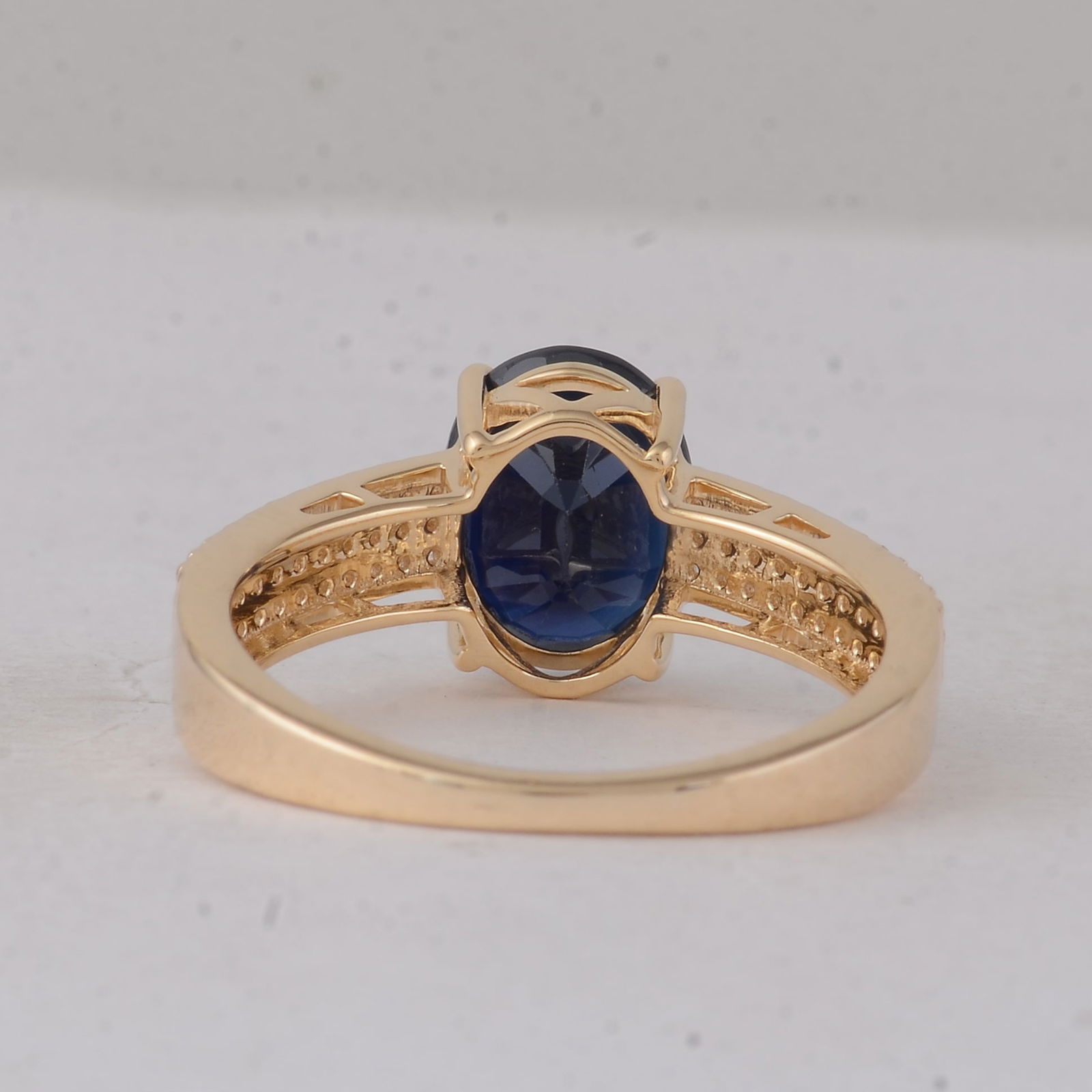 2.86 Ct Oval Sapphire 9K Gold Ring - 4