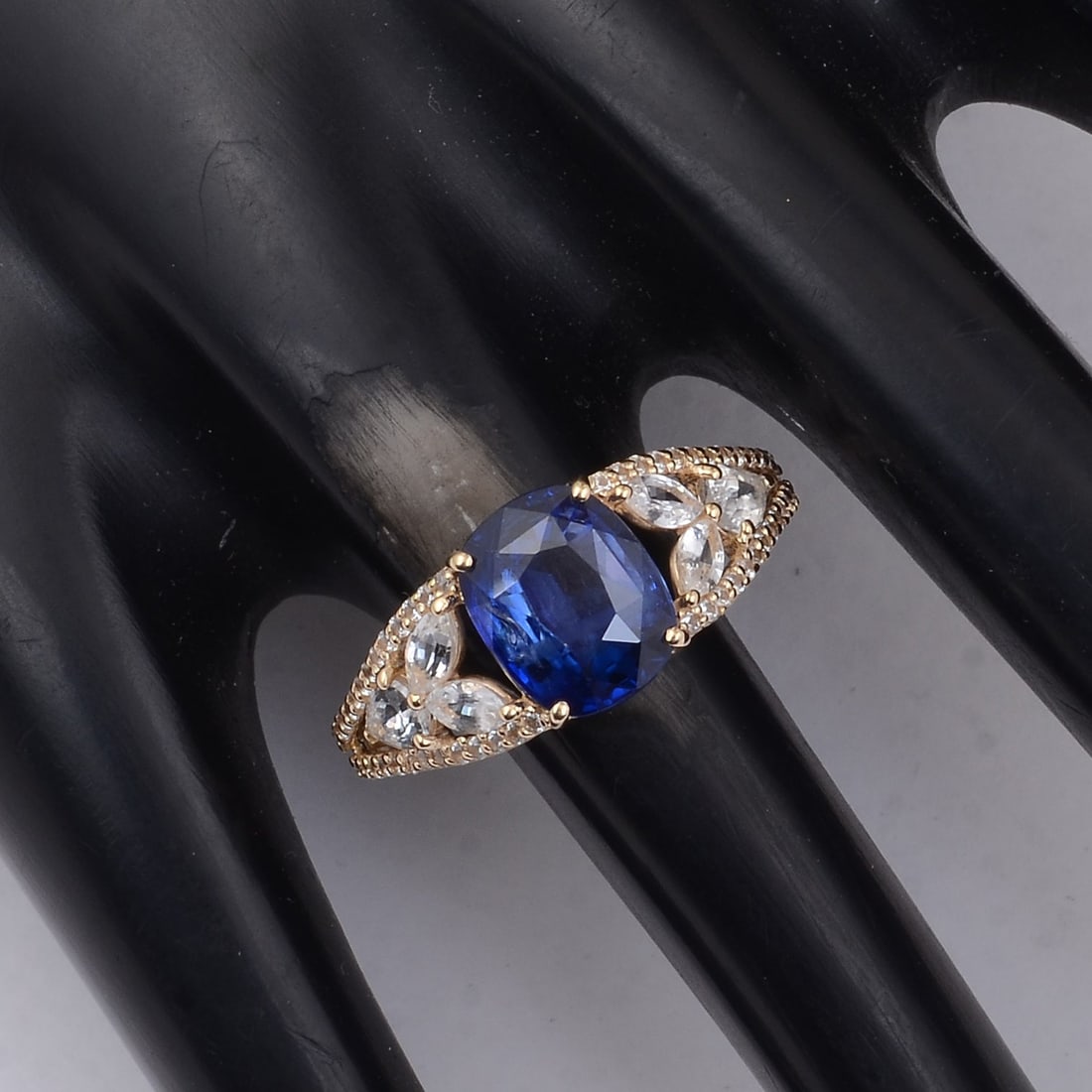 3.70 Ct Cushion Sapphire 9K Gold Ring - 2