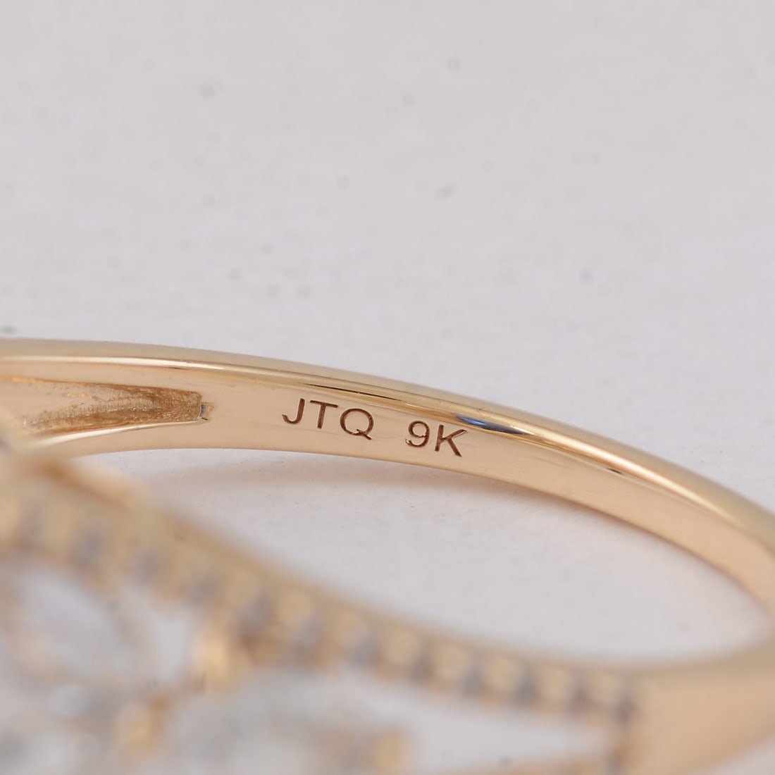 3.70 Ct Cushion Sapphire 9K Gold Ring - 5