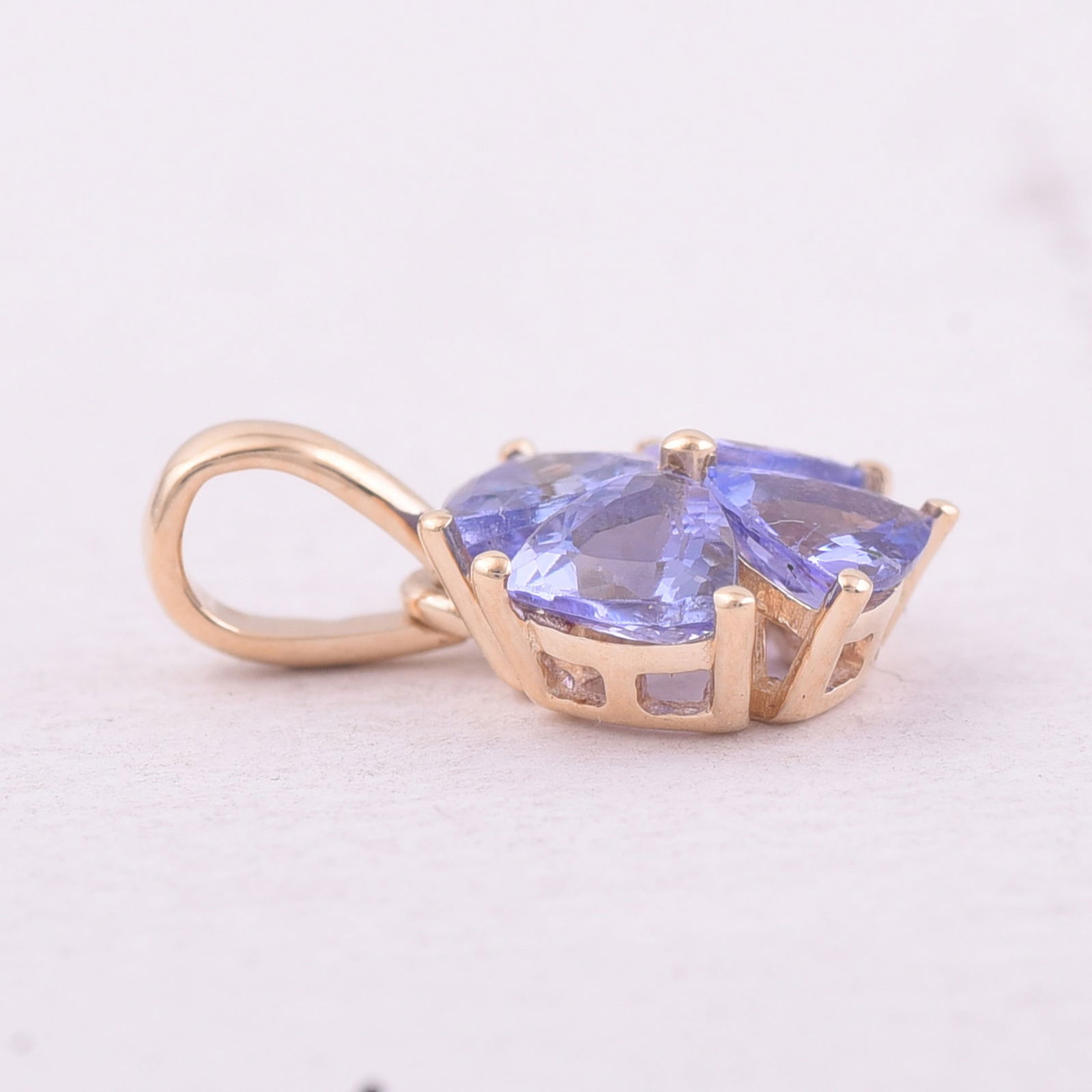0.88 Ct Trillion Tanzanite 9K Gold Pendant - 3