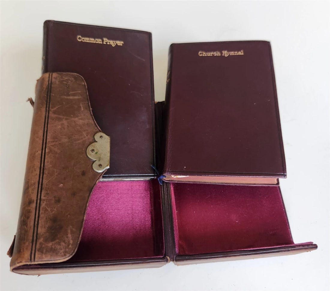 1887 COMMON PRAYER BOOK & CHURCH HYMNAL w/ LEATHER BOX antique DUBLIN IRELAND: Title: 1887 COMMON PRAYER BOOK & CHURCH HYMNAL w/ LEATHER BOX antique DUBLIN IRELAND Description: COMMON PRAYER BOOK & CHURCH HYMNAL Dublin; 1887 Original blind tooled monogrammed leather case, leathe