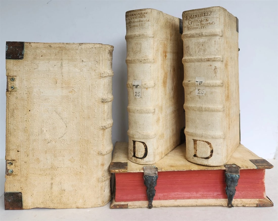 1690 PIGSKIN BOUND 4 FOLIO LAW BOOKS antique by D. D. Emanuelis Gonzalez Tellez: Title: 1690 PIGSKIN BOUND 4 FOLIO LAW BOOKS antique by D. D. Emanuelis Gonzalez Tellez Description: Tileman van der Horst Theatrum Machinarum Universale of Keurige verzameling van verscheide en zeer f