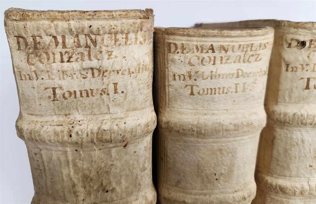 1690 PIGSKIN BOUND 4 FOLIO LAW BOOKS antique by D. D. Emanuelis Gonzalez Tellez - 3