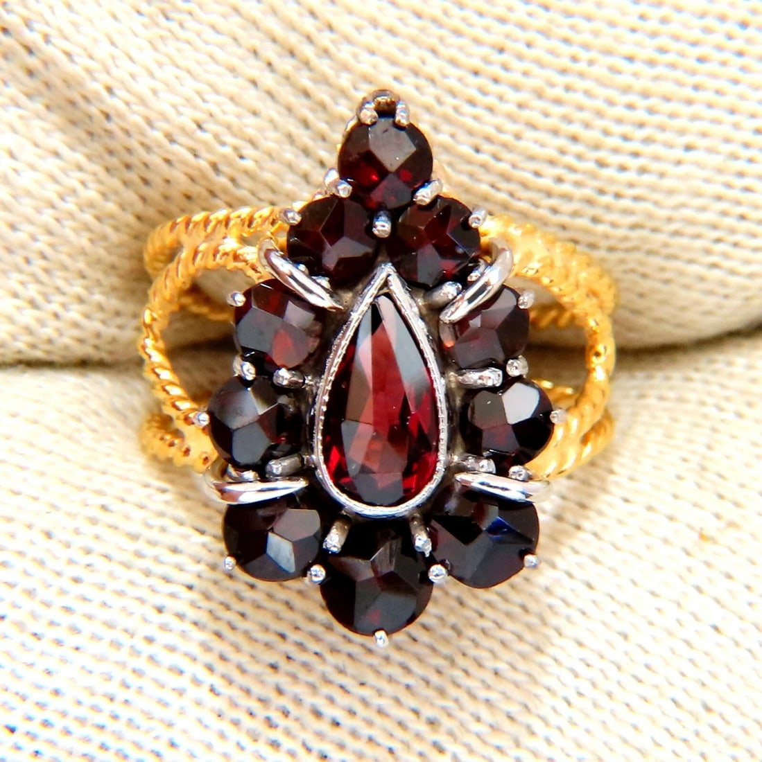 2ct. Natural pear shape and old mine garnets vintage ring 14kt** - 3