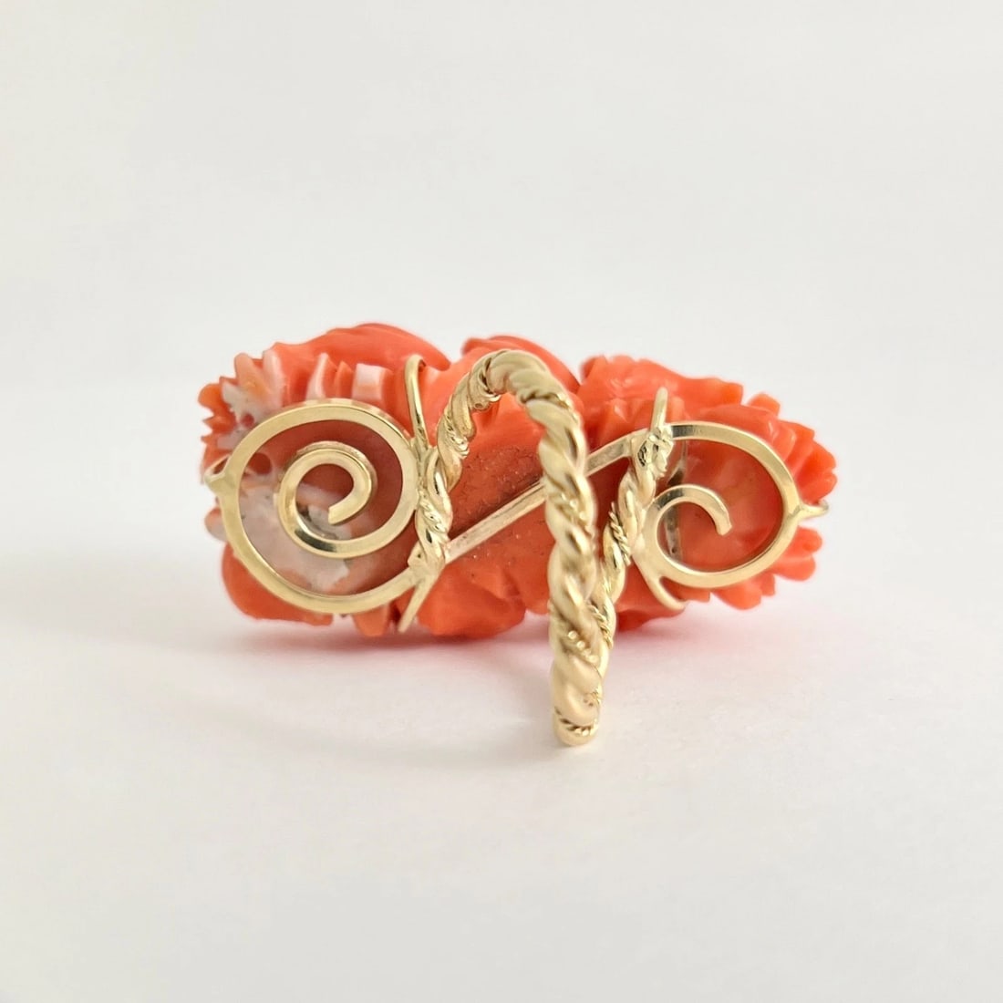 Vintage 1960's Carved Coral Flower Floral Long Ring 14K Yellow Gold, 23.71 Grams - 10