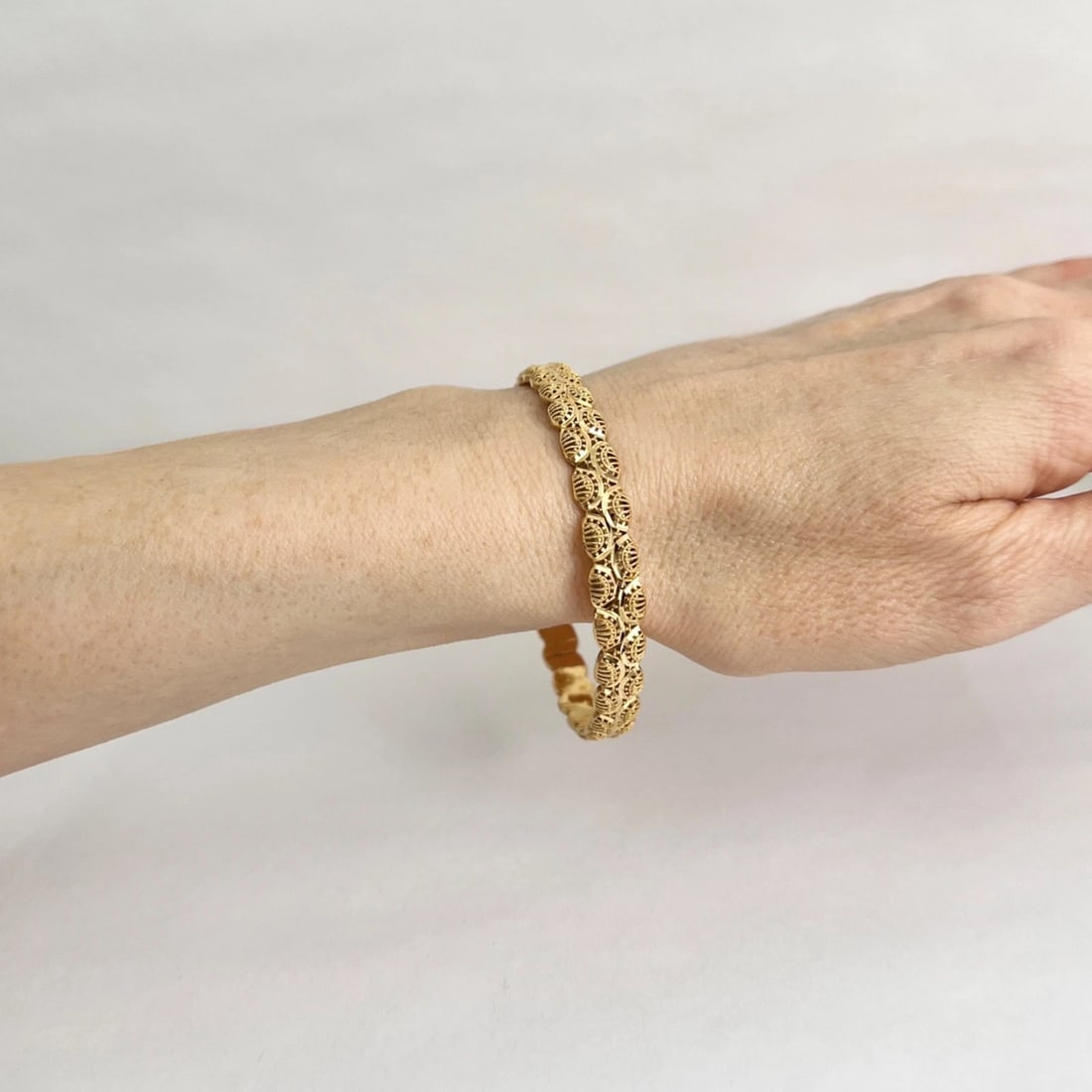 Vintage Filigree Ornate Bangle Bracelet 21K Yellow Gold, 10.96 Grams - 6