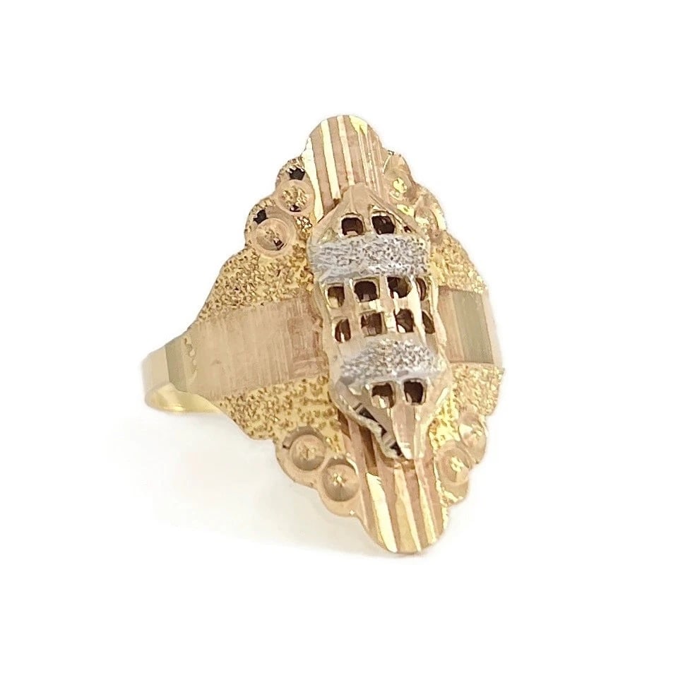 Vintage Filigree Textured Statement Ring 15K Yellow Gold, 2.10 Grams: Title: Vintage Filigree Textured Statement Ring 15K Yellow Gold, 2.10 Grams Description: Vintage Filigree Textured Statement Ring 15K Yellow Gold, 2.10 Grams Make a statement with this unique ring! Pl