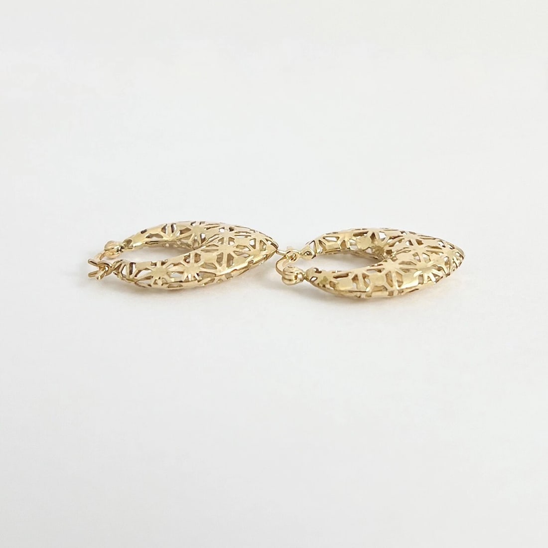 Estate Filigree Pointed Hoop Earrings 14K Yellow Gold, 2.24 Grams - 7
