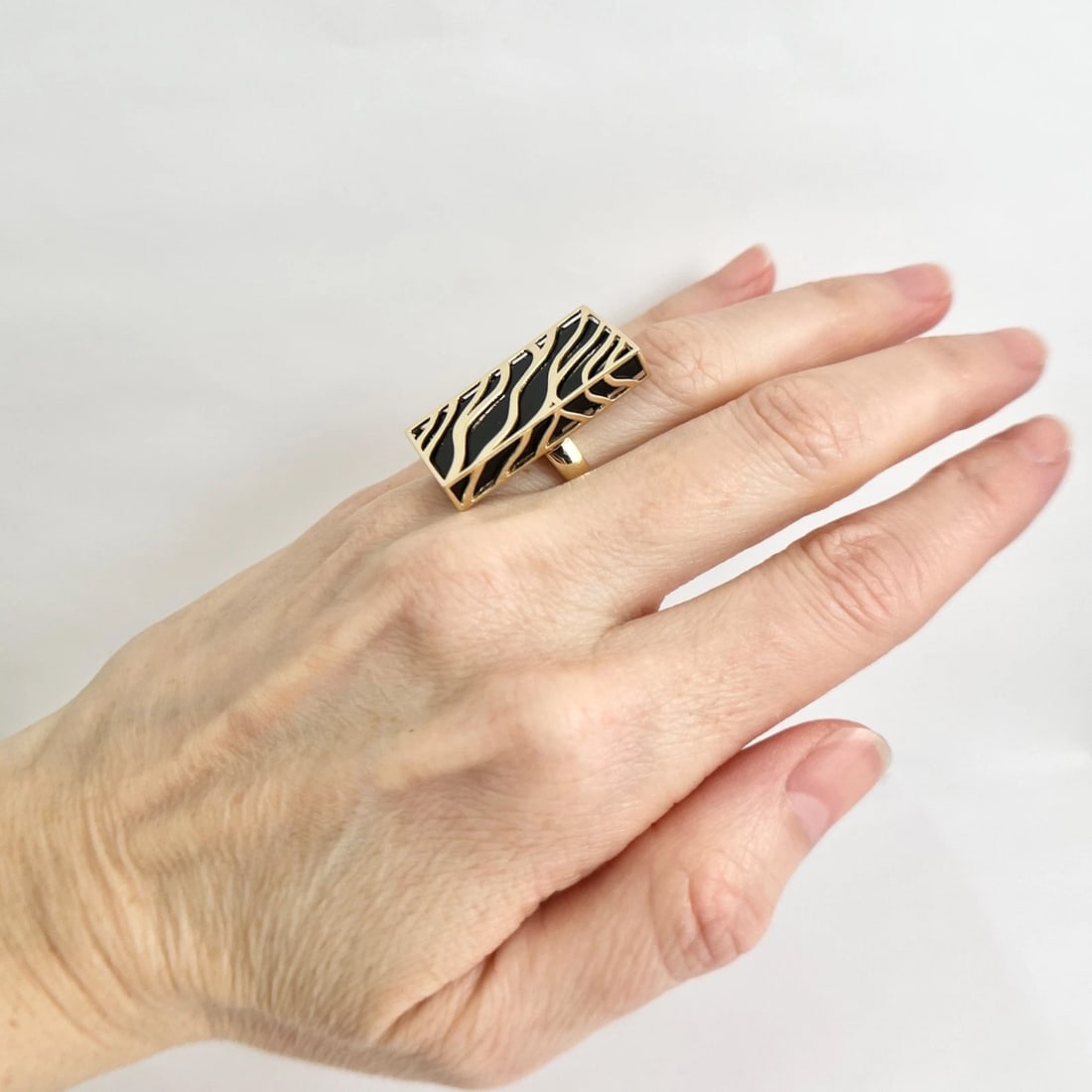 Black Onyx Zebra-Striped Long Rectangle Ring 14K Yellow Gold, 9.12 Grams - 4