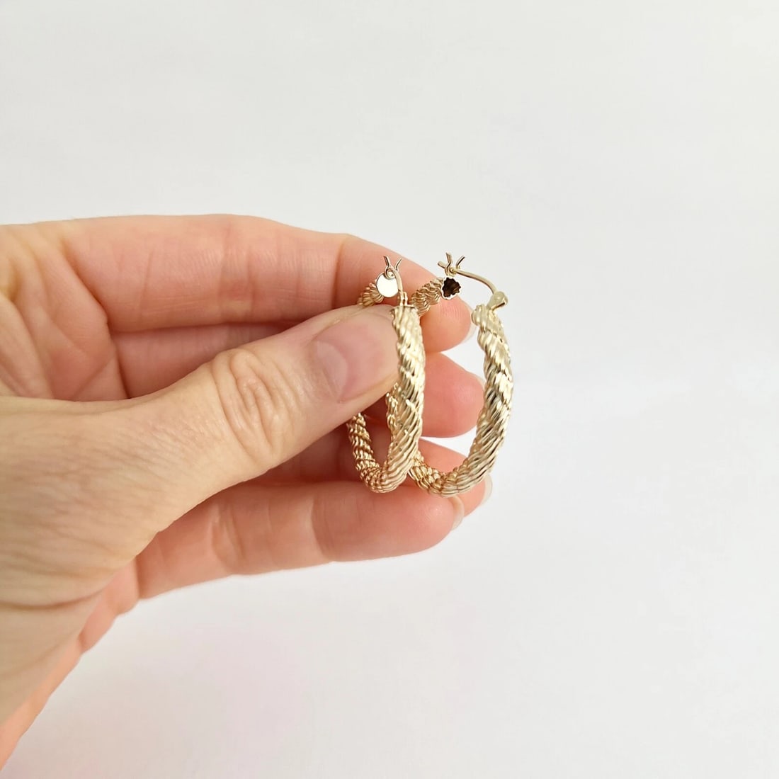 Twisted Rope Hoop Earrings 14K Yellow Gold, 1.25 Inches, 2.78 Grams - 6