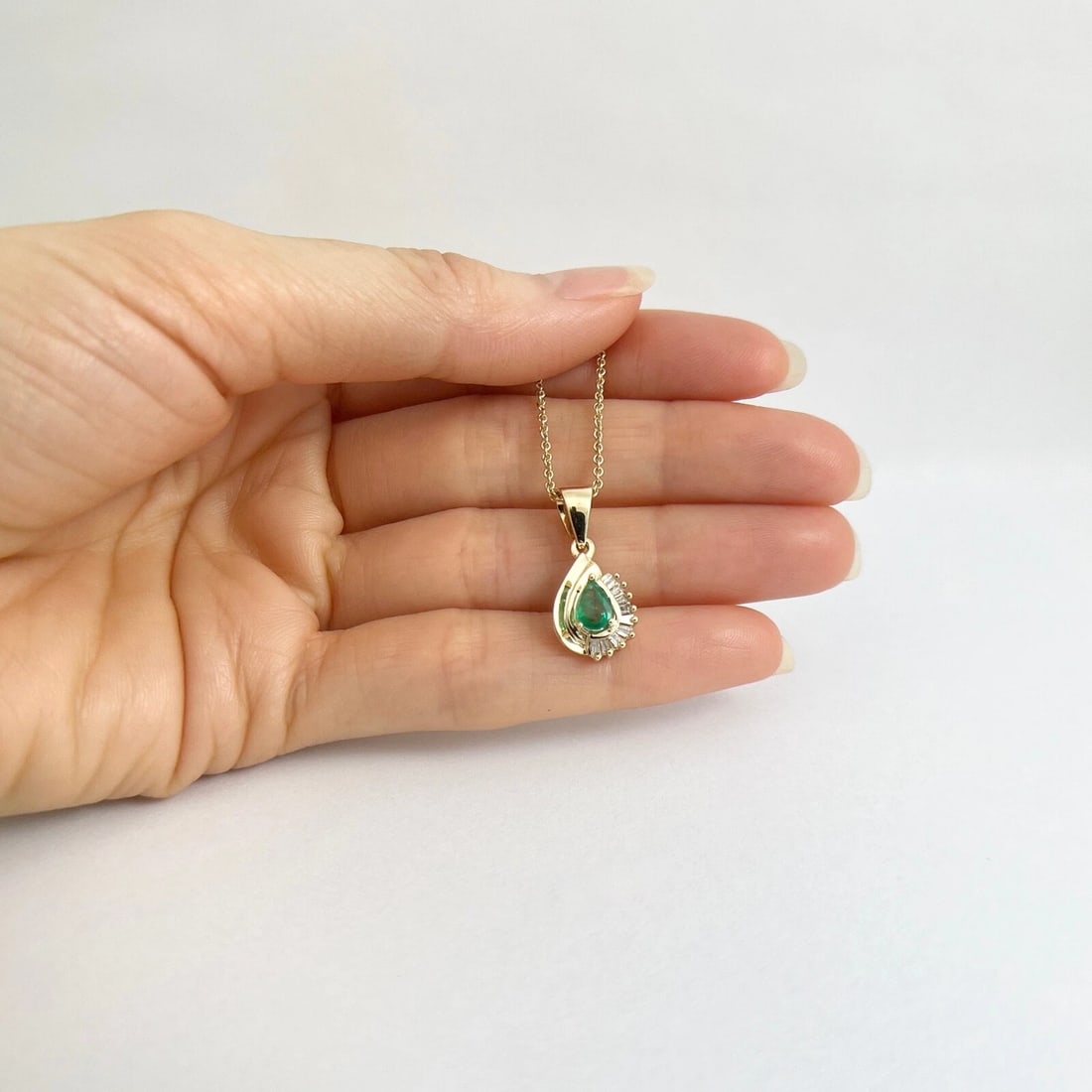 Emerald Diamond Gemstone Teardrop Pendant Necklace 14K Yellow Gold, 3.98 Grams - 3
