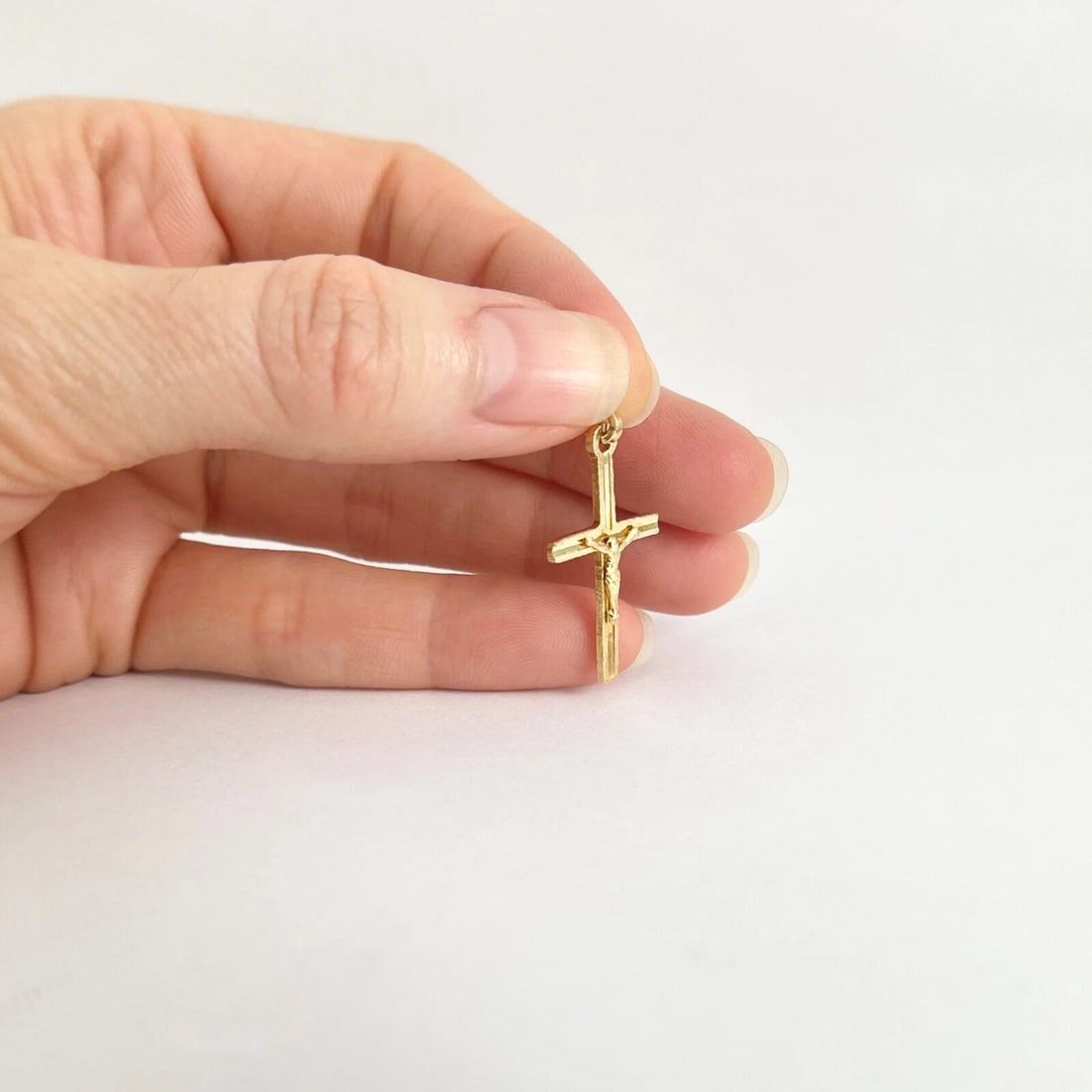 Italian Crucifix Cross Religious Pendant Charm 14K Yellow Gold, 1.40 Grams - 5