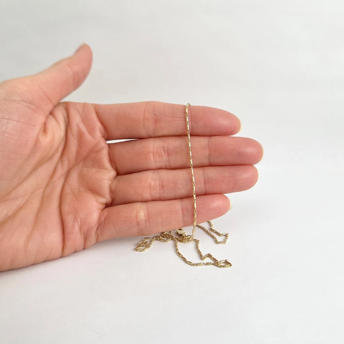 Thin Rounded Barrel Chain Necklace 14K Yellow Gold, 18.5 Inches, 1.1 mm, 3.58 Gr - 4