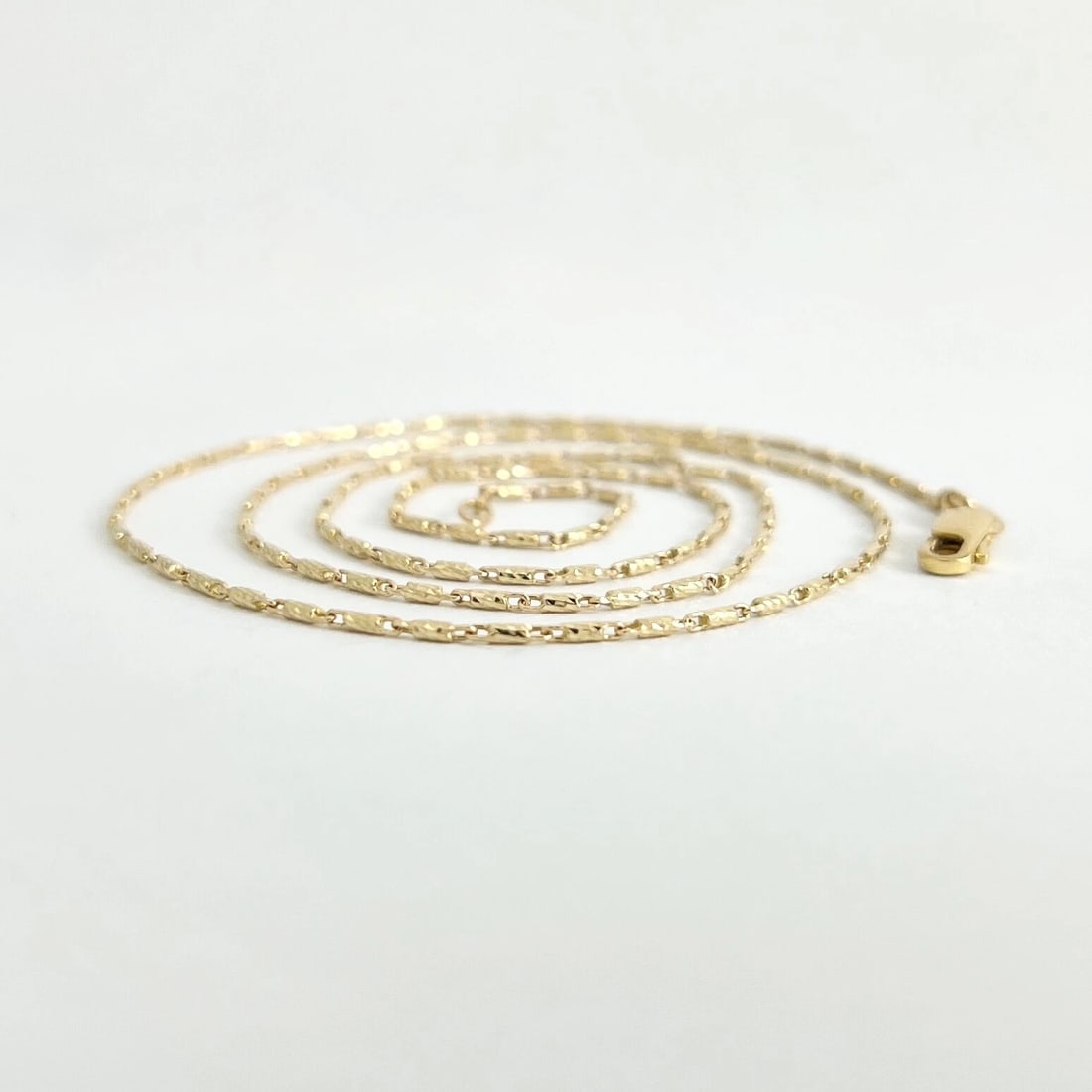 Thin Rounded Barrel Chain Necklace 14K Yellow Gold, 18.5 Inches, 1.1 mm, 3.58 Gr - 5