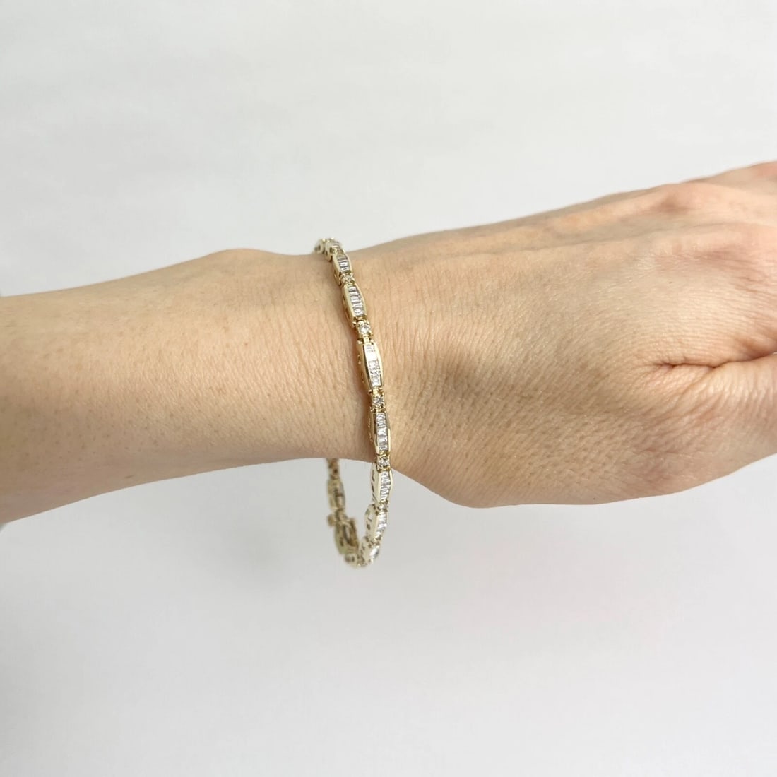 Estate Baguette Round Diamond Tennis Bracelet 14K Yellow Gold, 2.15 CTW, 9.44 Gr - 4