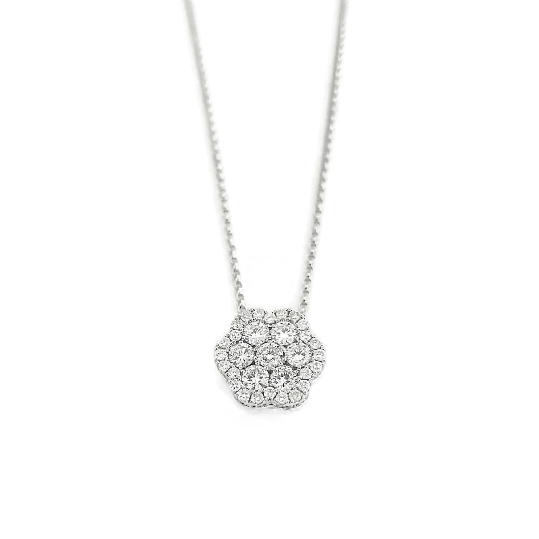 Cluster Flower Clover Diamond Pendant Necklace 14K White Gold .94 CTW: Title: Cluster Flower Clover Diamond Pendant Necklace 14K White Gold .94 CTW Description: Cluster Flower Clover Diamond Pendant Necklace 14K White Gold .94 CTW Make a statement with this beautiful
