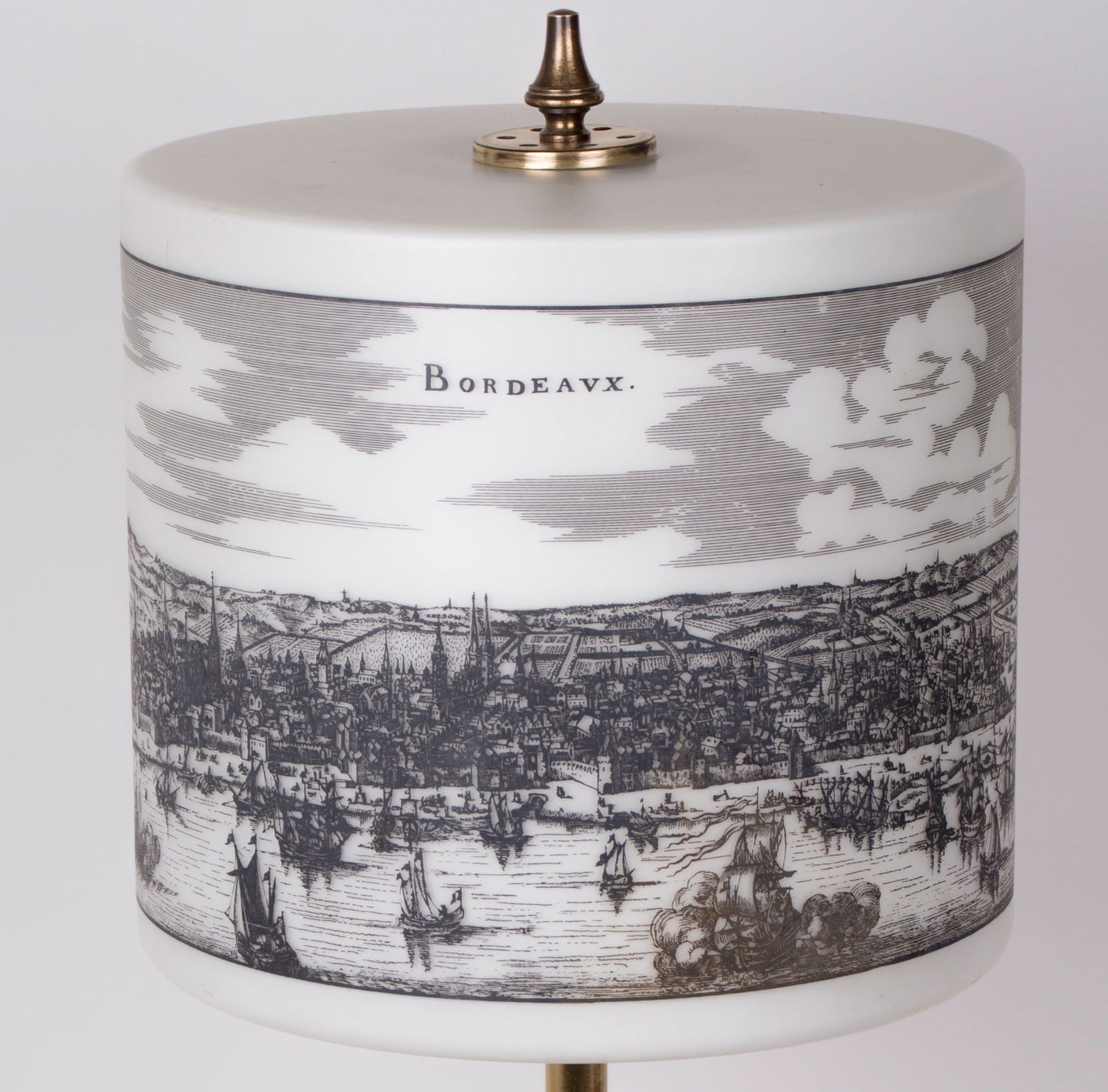 Mid century table lamp opaline in the manner of Fornasetti - 4