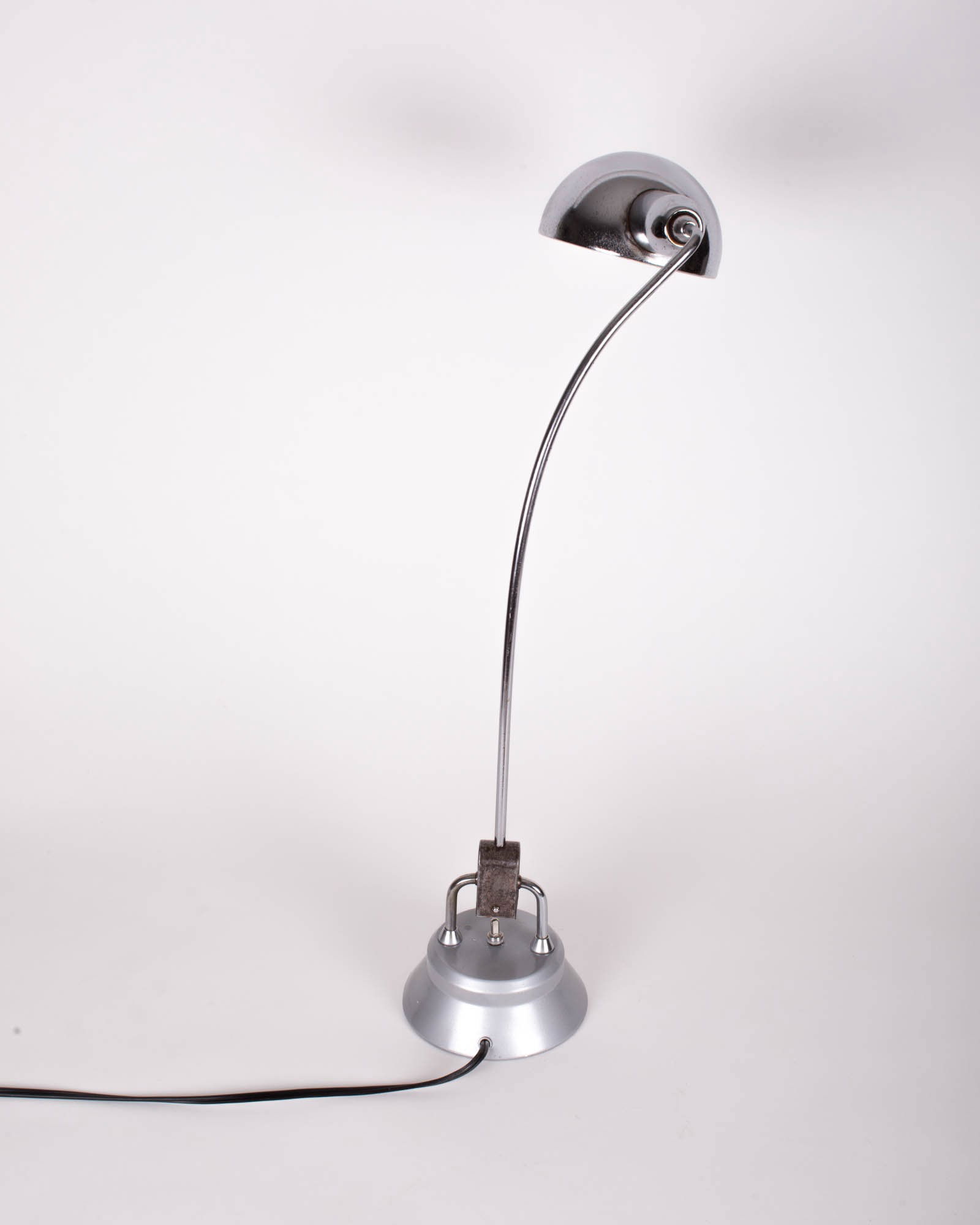 600 Long Neck Jumo (Matte Base) modernist task lamp (1 of 6)