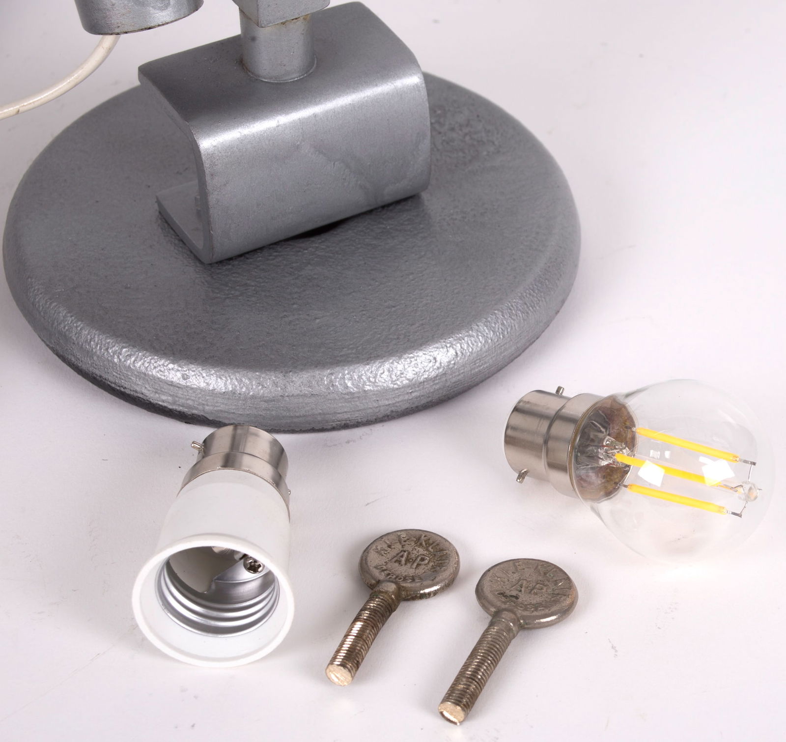 FRENCH INDUSTRIAL MODERNIST pair LAMPS KI-E-KLAIR - 5