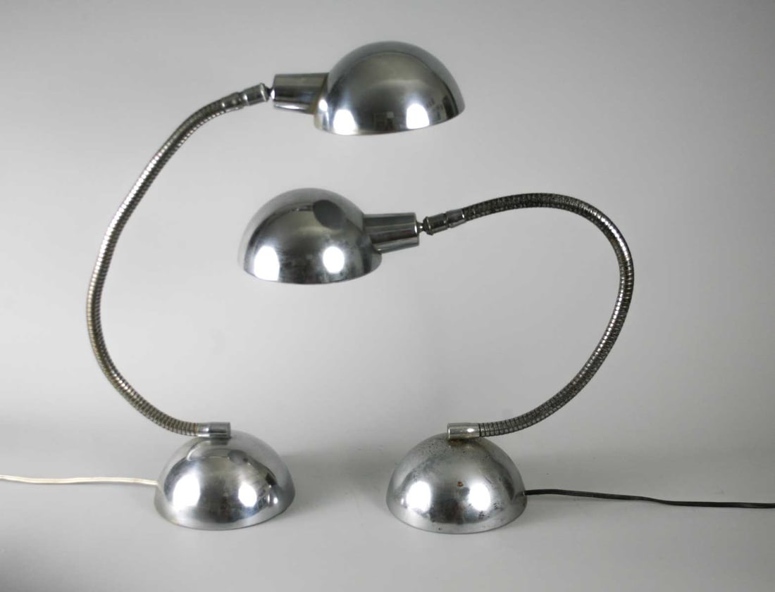Pair of JUMO 210 with Flex arm industrial modernist desk lamp: Title: Pair of JUMO 210 with Flex arm industrial modernist desk lamp Description: Pair of French modernist desk lamp made in the 1940's by Jumo , an important lamp making company from France .The