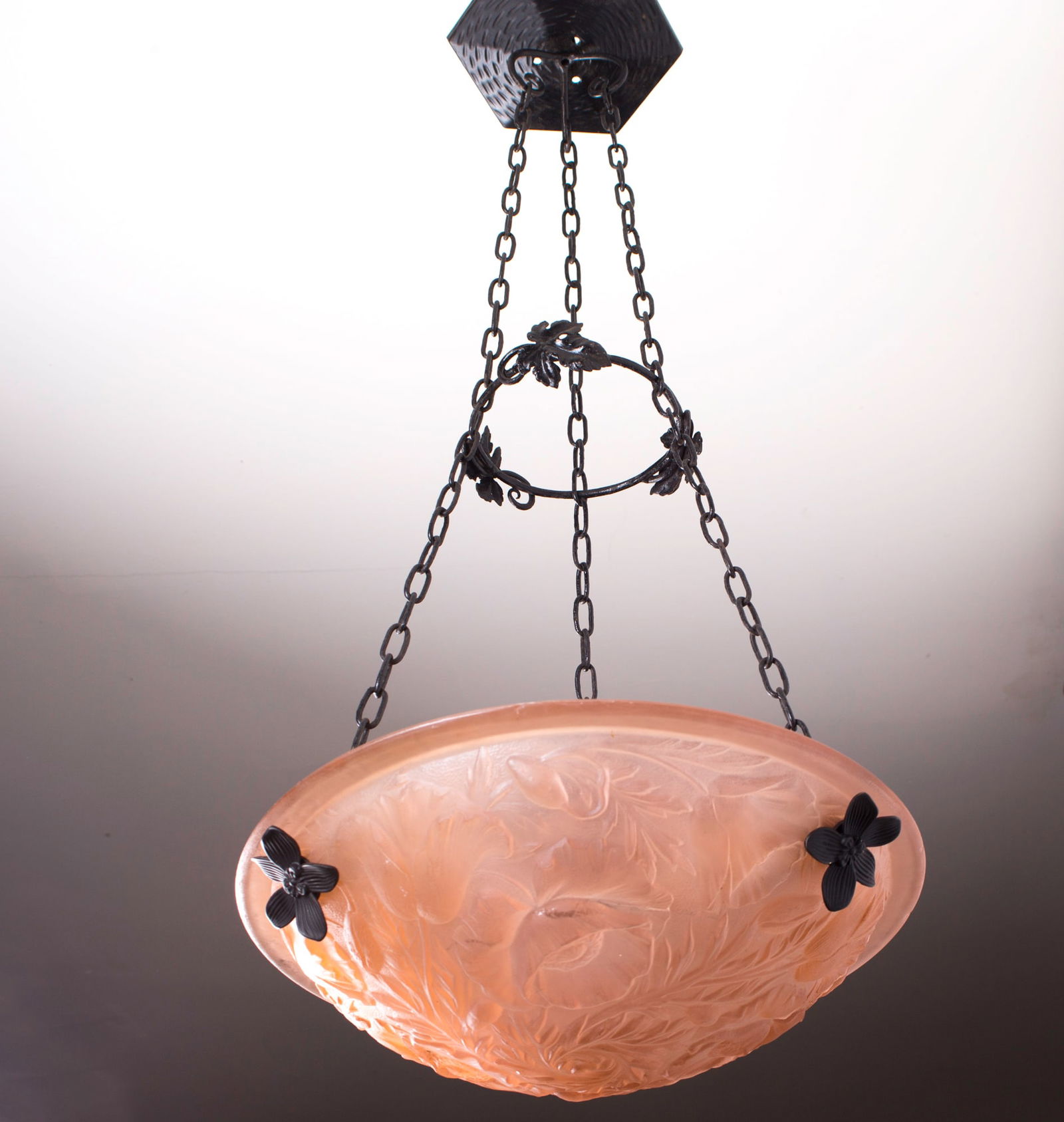 FRENCH ART DECO CHANDELIER GLASS MULLER poppy flower motive salmon: Title: FRENCH ART DECO CHANDELIER GLASS MULLER poppy flower motive salmon Description: This chandelier, crafted in France during the late 1920s to early 1930s, is an unsigned piece by the Muller