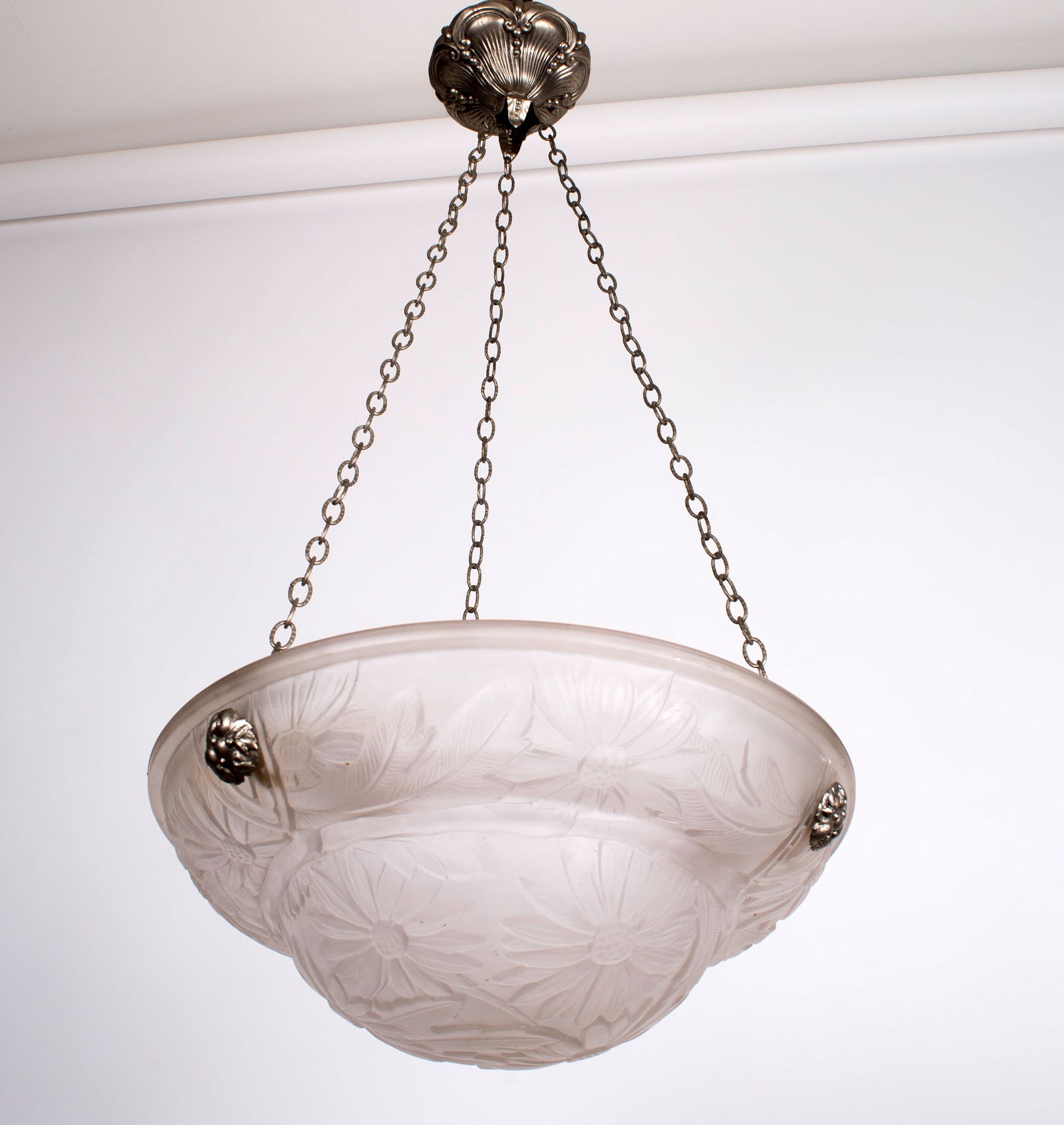 FRENCH ART DECO CHANDELIER white GLASS VERDUN daisy motive: Title: FRENCH ART DECO CHANDELIER white GLASS VERDUN daisy motive Description: This chandelier, crafted in France during the late 1920s to early 1930s, is a signed piece by the Cristalleries de