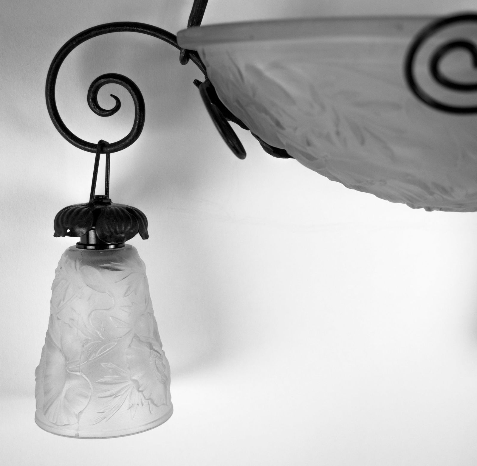 FRENCH ART DECO CHANDELIER MOLDED Molded GLASS CUBIST MULLER Poppy Motive - 4