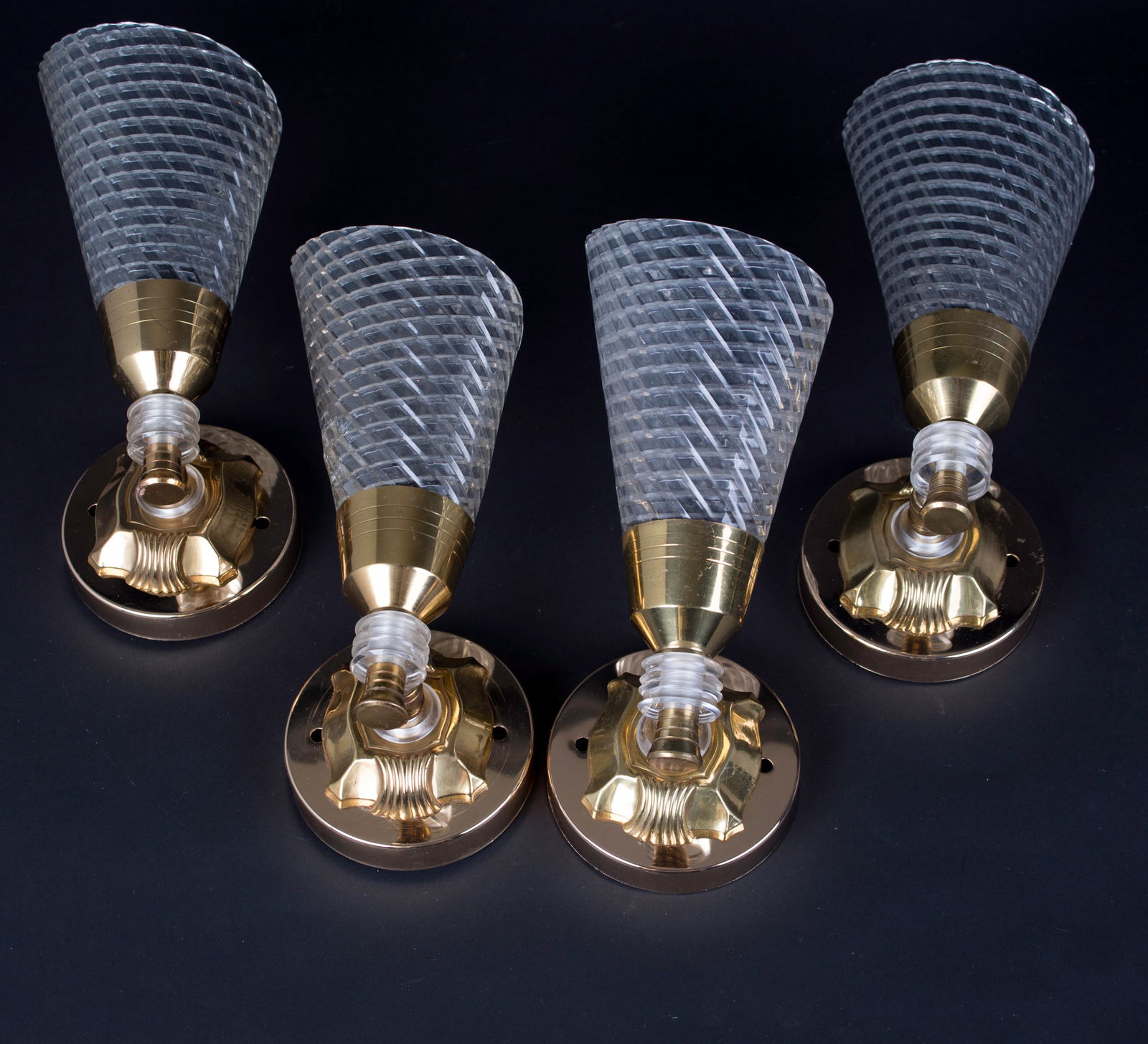 4 Sconces maison Lunel French mid century Arlus: Title: 4 Sconces maison Lunel French mid century Arlus Description: Raymond Lunel started Edition lunel in 1950 , the use of brass mixed with classical form is congruent with his production .Working