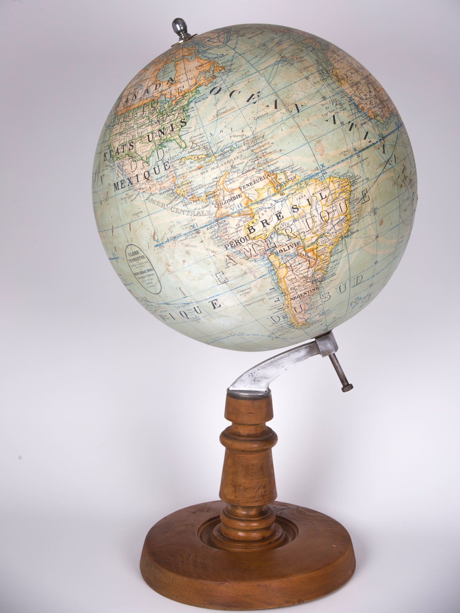 French 17" Girard Barrere et Thomas antique terrestrial globe 17 inches: Title: French 17" Girard Barrere et Thomas antique terrestrial globe 17 inches Description: This globe is from the late 1940's , no Manchukuo ( 1935/45 ) , no state of Israel ( 1948 ) , Lebanon