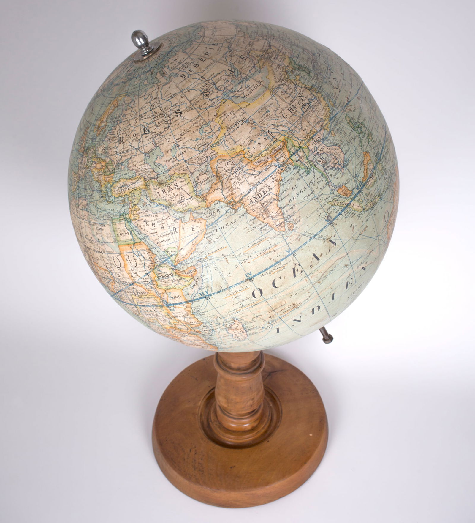 French 17" Girard Barrere et Thomas antique terrestrial globe 17 inches - 2